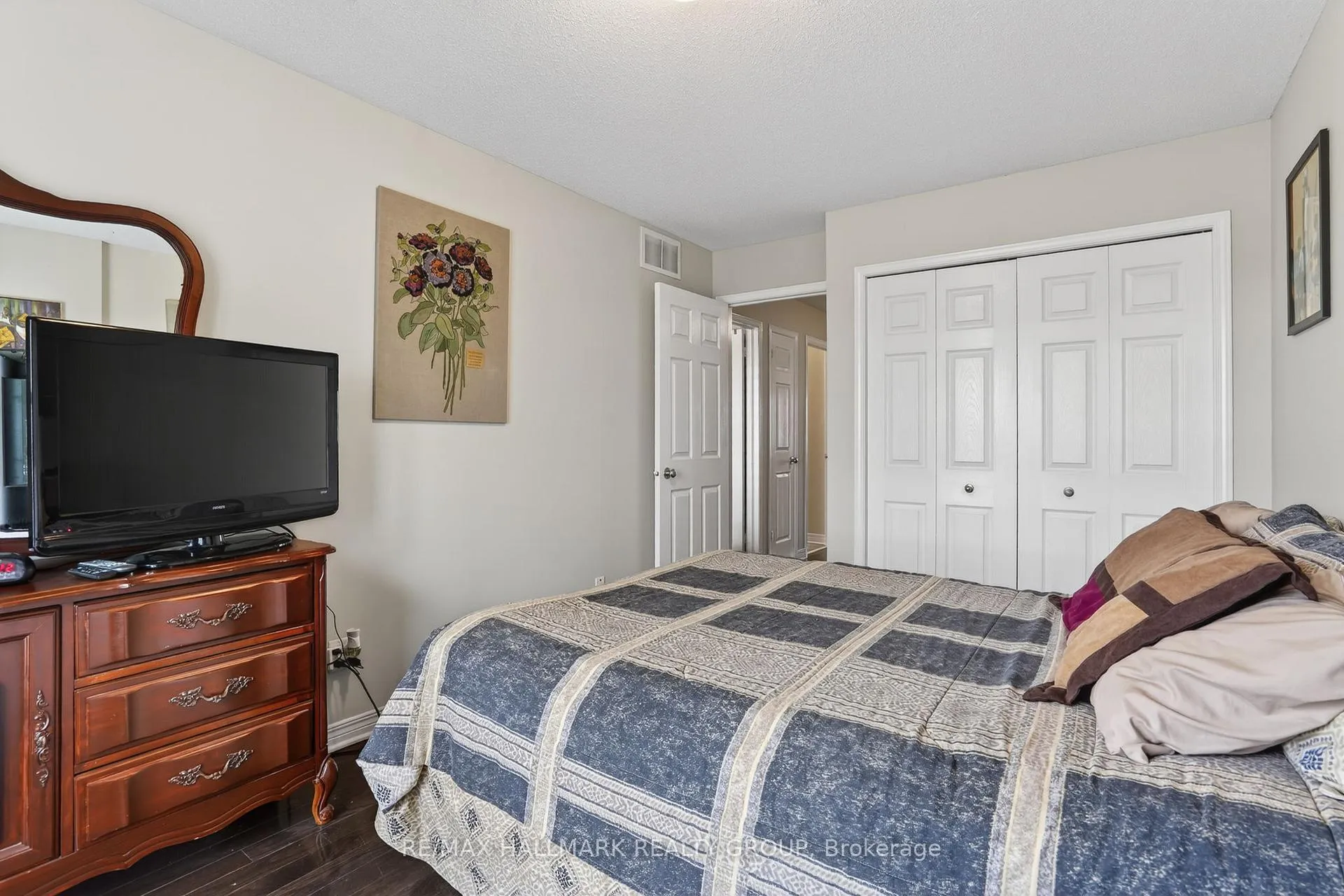 Photo 24 of 136 Prem Circle, Ottawa, Barrhaven - Cedargrove/Fraserdale — HOMEH