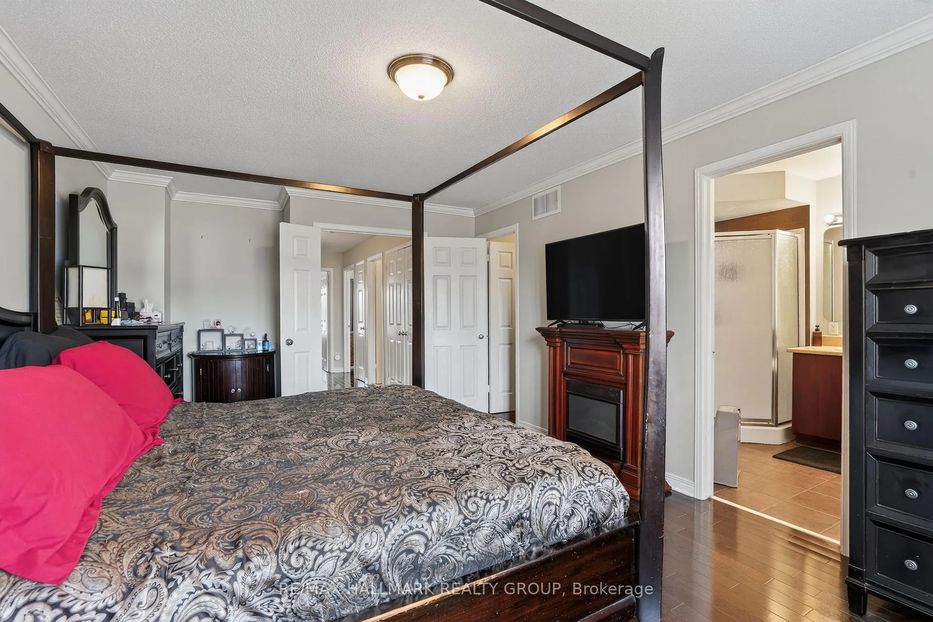 Photo 26 of 136 Prem Circle, Ottawa, Barrhaven - Cedargrove/Fraserdale — HOMEH