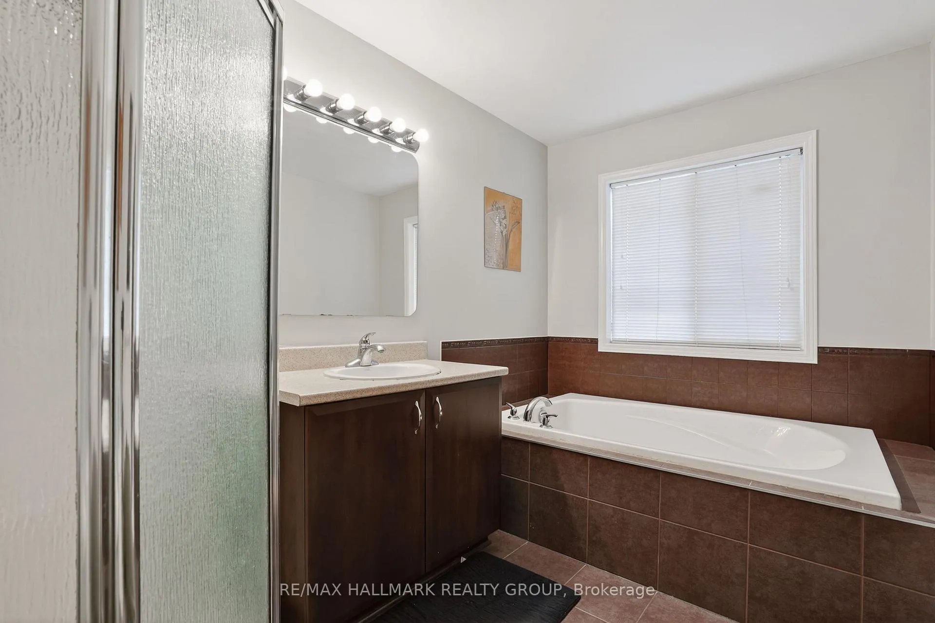 Photo 30 of 136 Prem Circle, Ottawa, Barrhaven - Cedargrove/Fraserdale — HOMEH