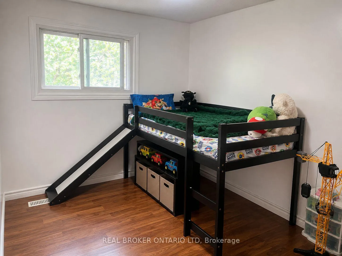 Photo 9 of Unit 24, 75 Gatewood Place, London, East A — HOMEH