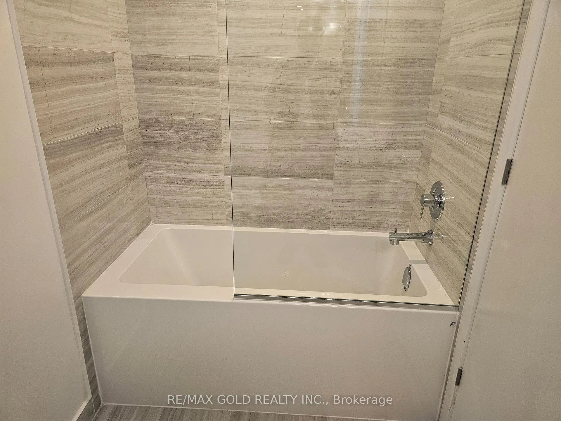 Photo 13 of Unit 4102, 180 Front Street E, Toronto, Moss Park — HOMEH