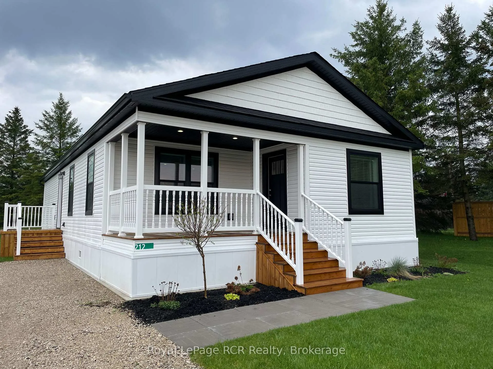 Photo 8 of 212 Spruce Drive, West Grey — HOMEH