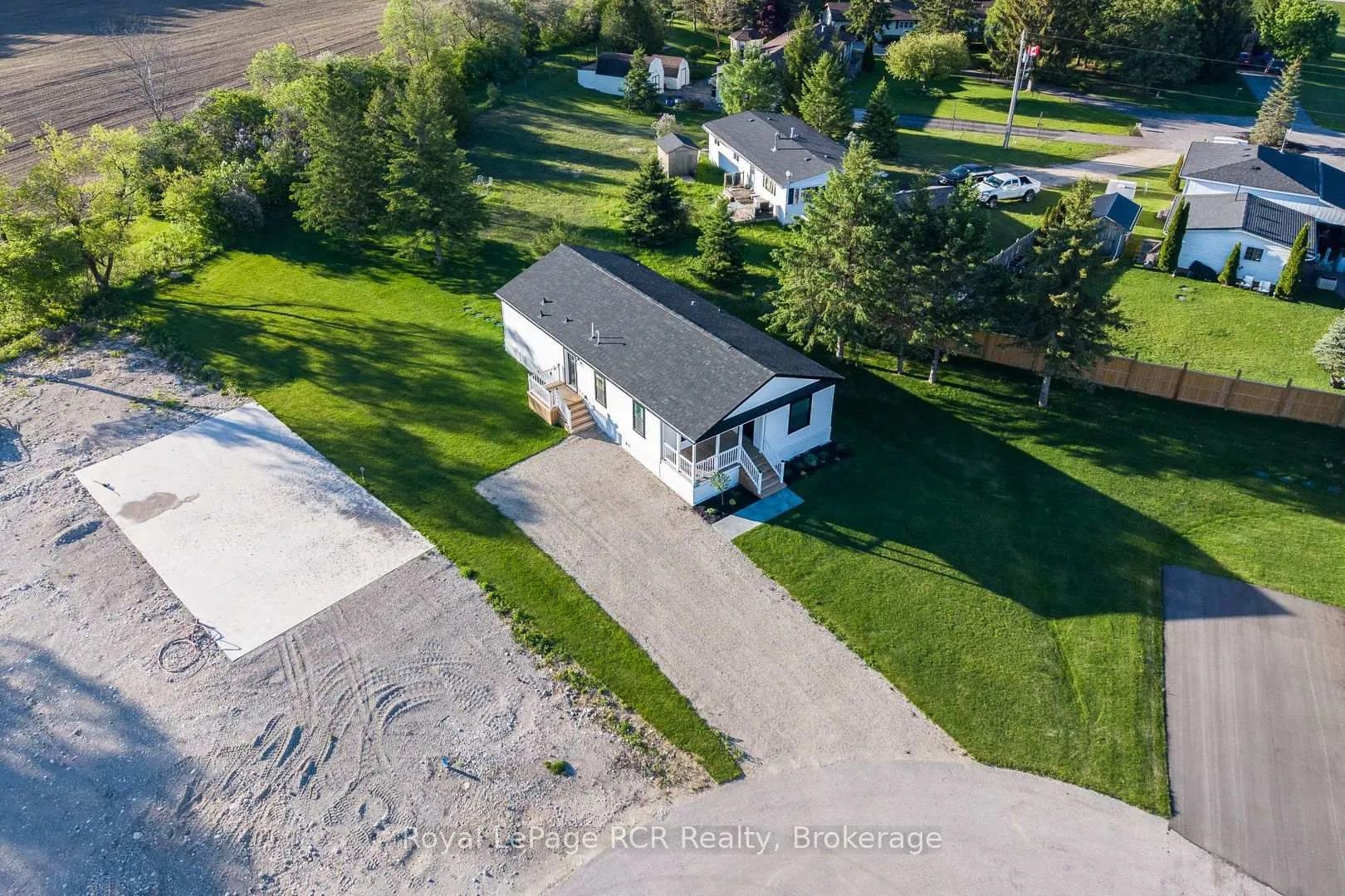 Photo 33 of 212 Spruce Drive, West Grey — HOMEH