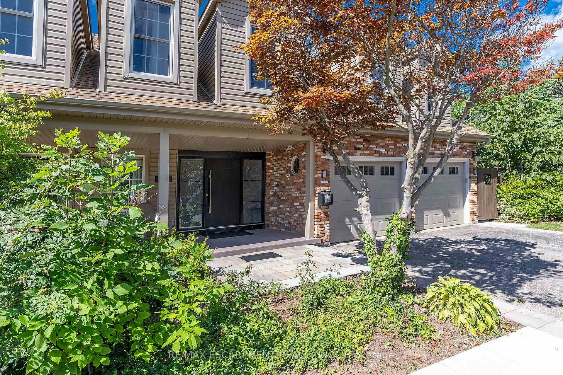 Photo 3 of 436 Goodram Drive, Burlington, Shoreacres — HOMEH