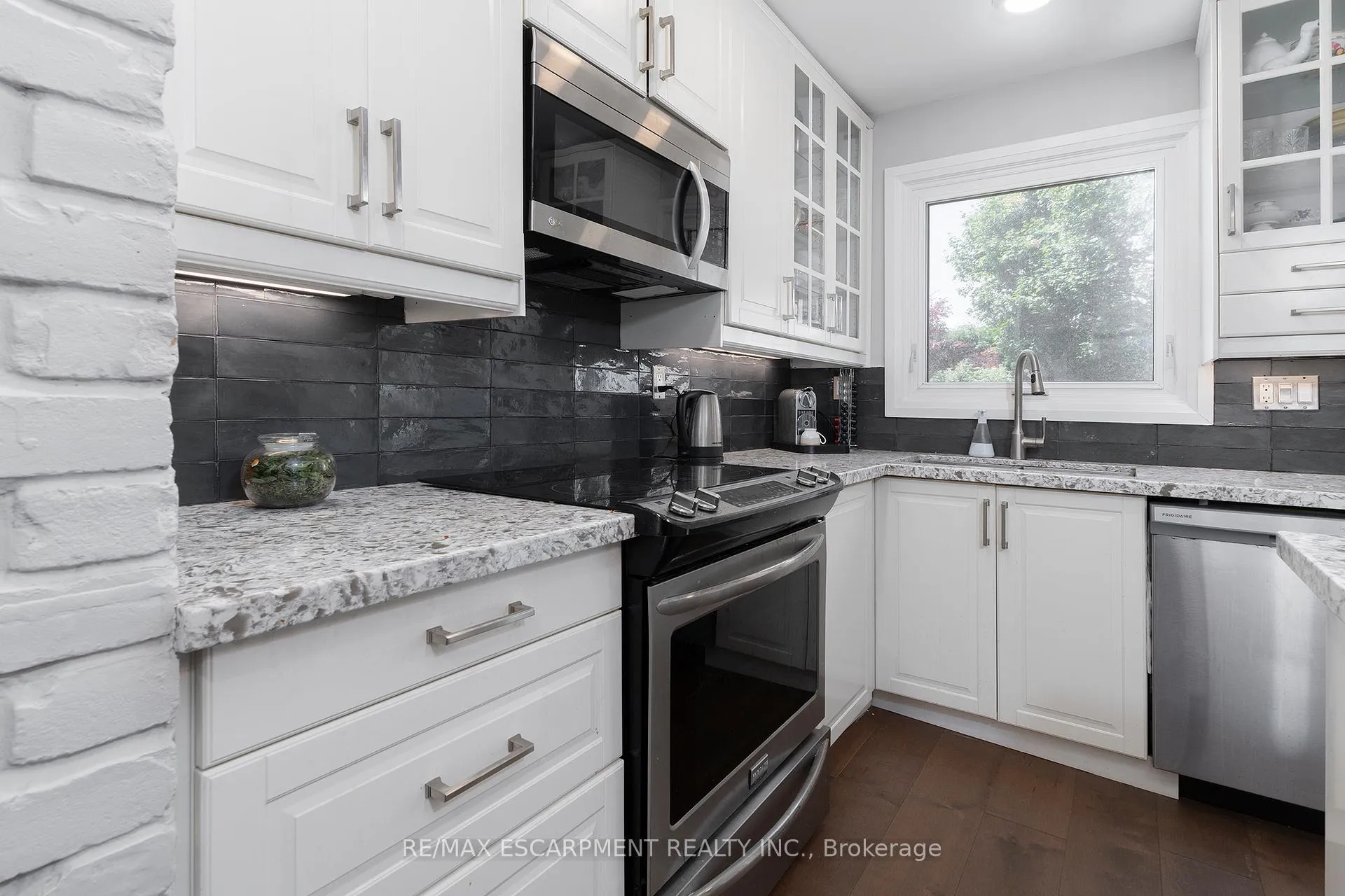 Photo 12 of 436 Goodram Drive, Burlington, Shoreacres — HOMEH