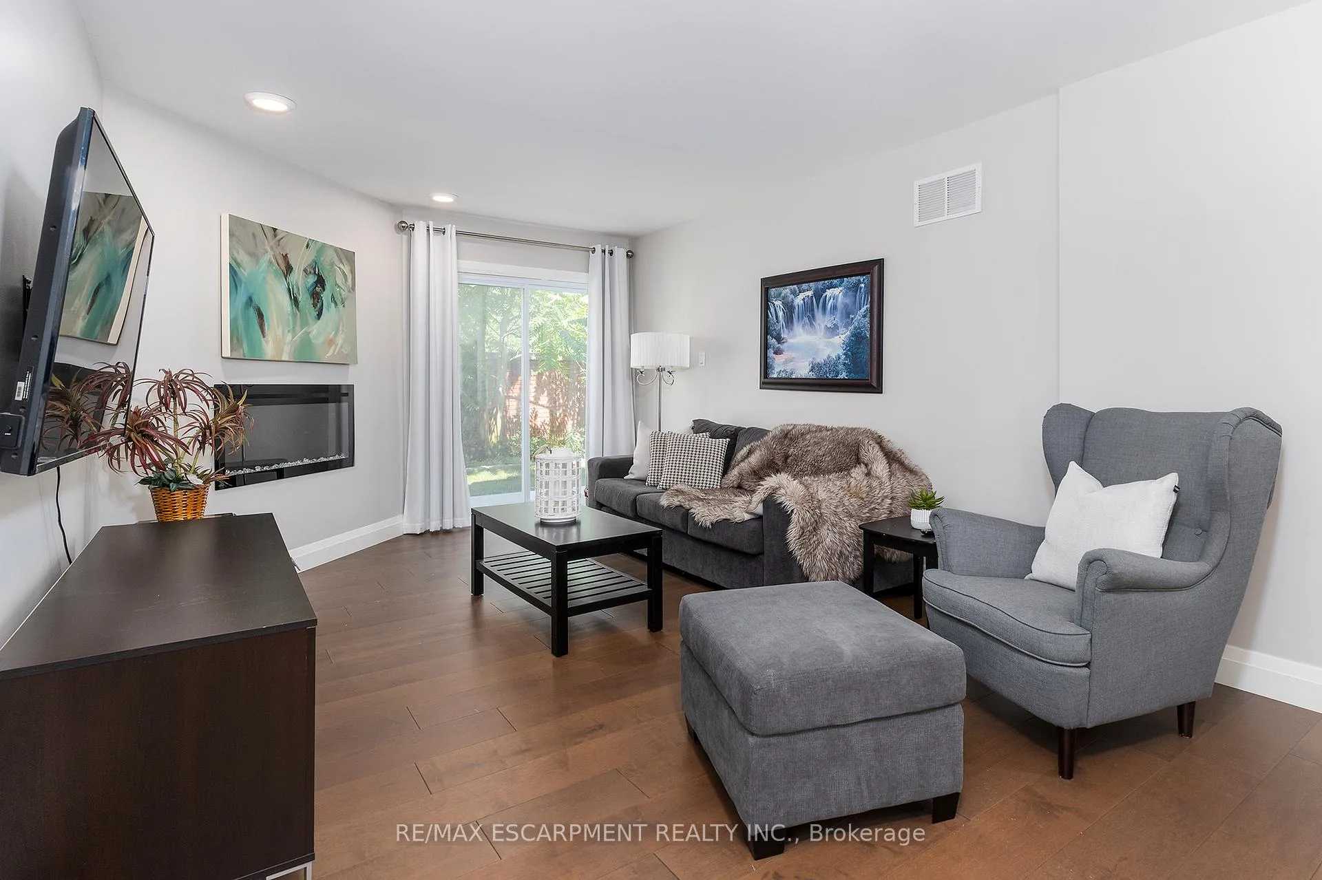 Photo 15 of 436 Goodram Drive, Burlington, Shoreacres — HOMEH