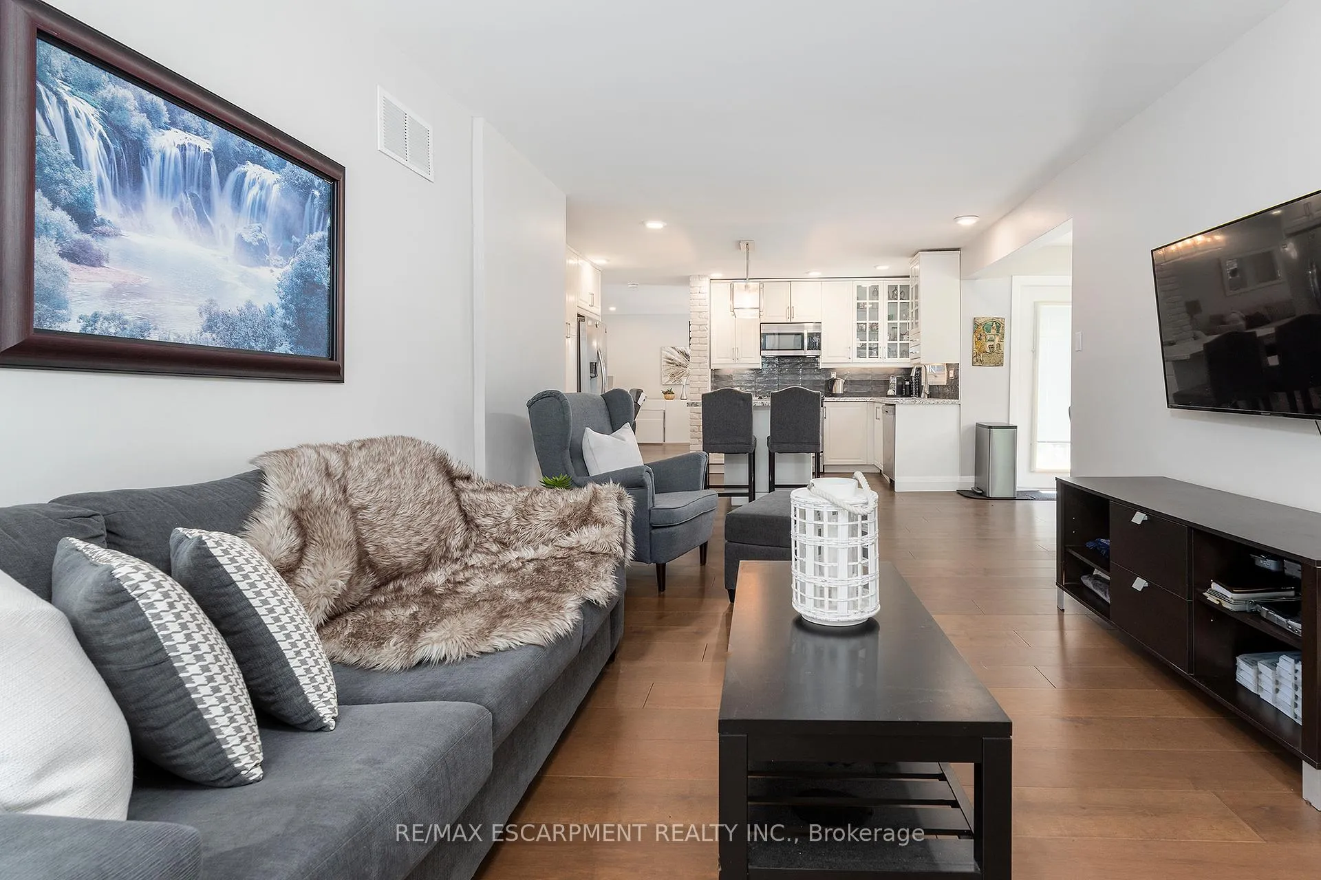Photo 16 of 436 Goodram Drive, Burlington, Shoreacres — HOMEH