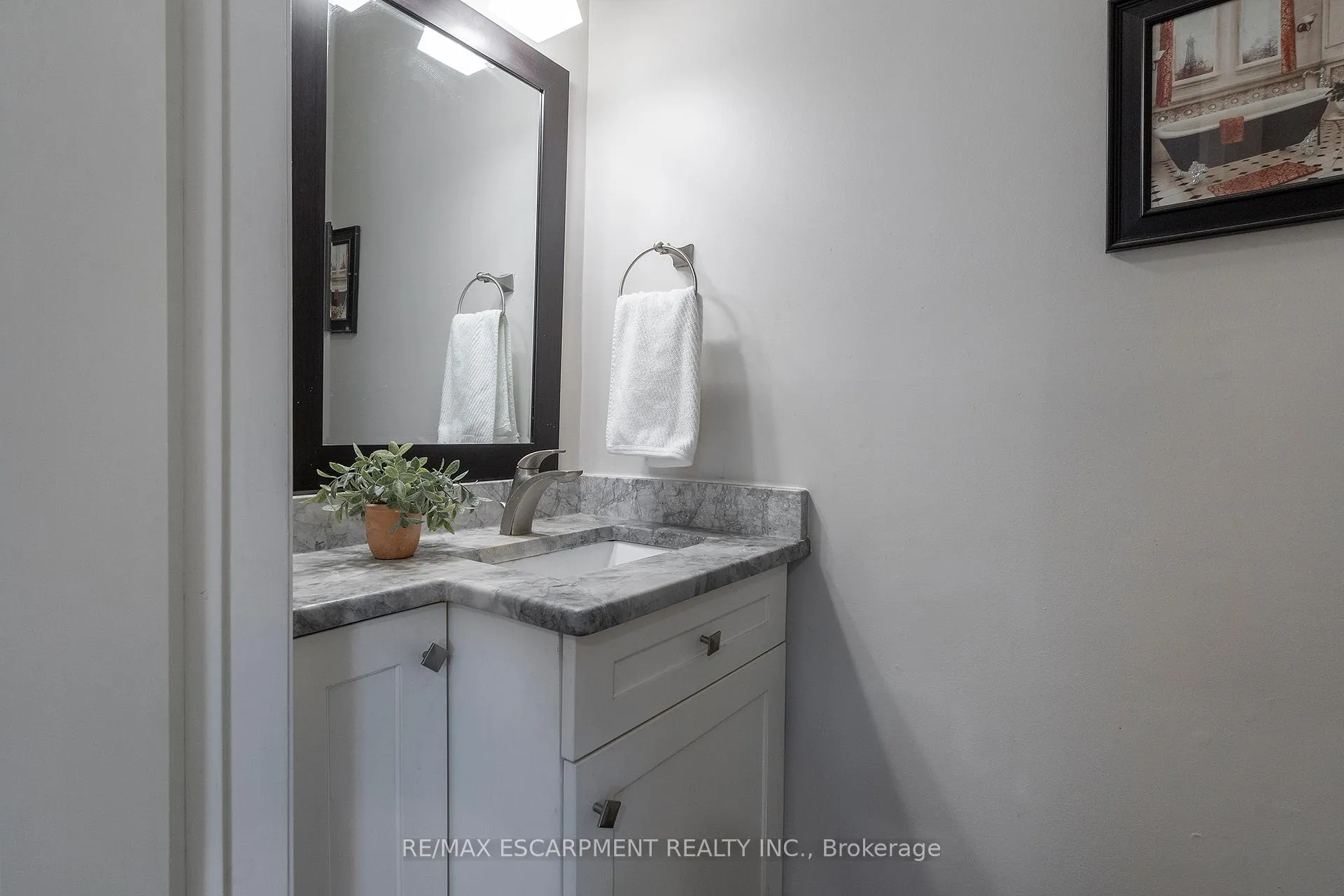 Photo 17 of 436 Goodram Drive, Burlington, Shoreacres — HOMEH