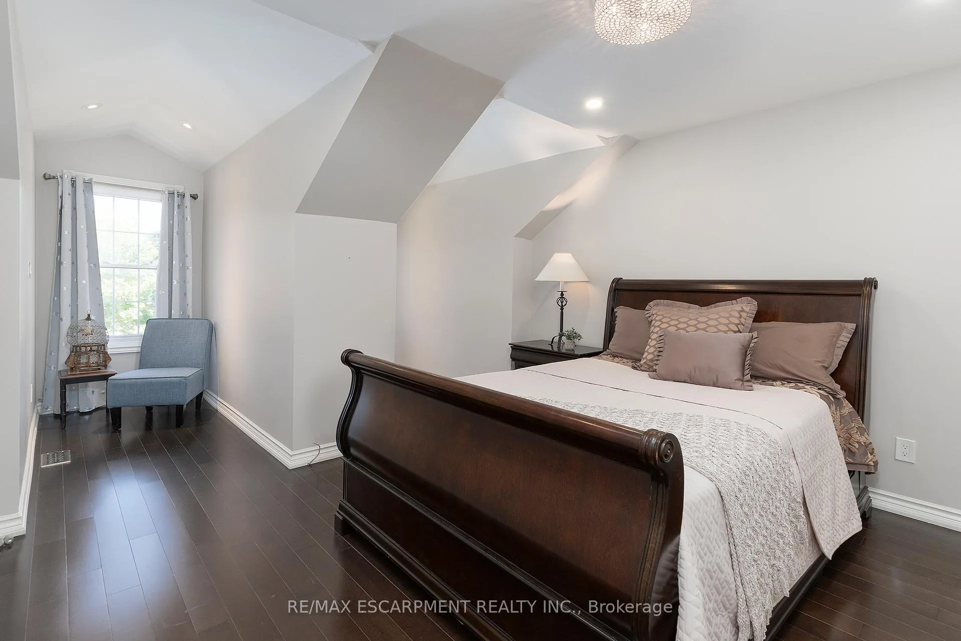 Photo 22 of 436 Goodram Drive, Burlington, Shoreacres — HOMEH