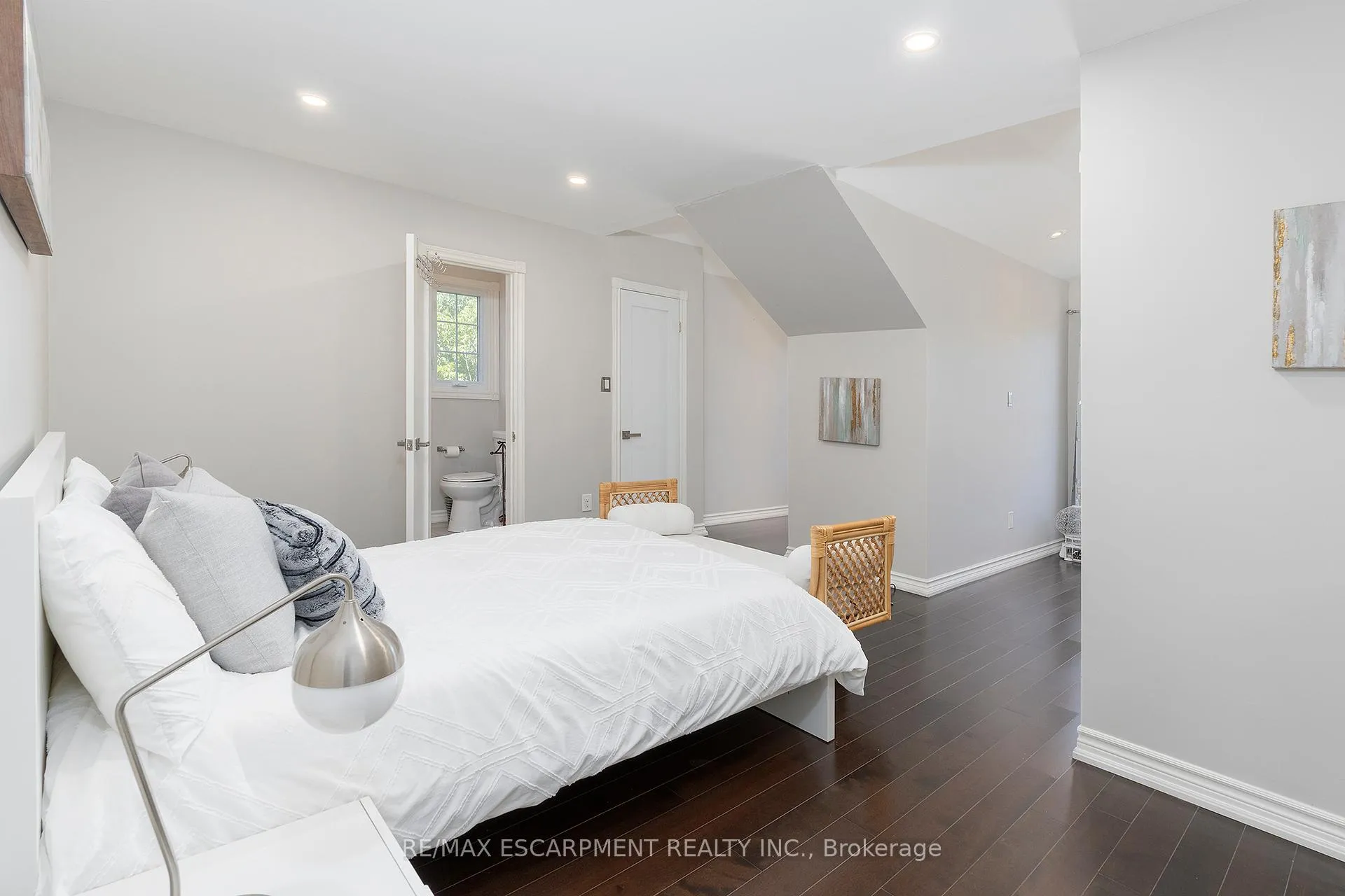 Photo 24 of 436 Goodram Drive, Burlington, Shoreacres — HOMEH