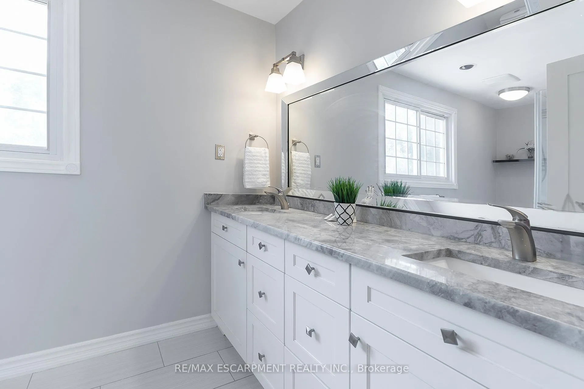 Photo 27 of 436 Goodram Drive, Burlington, Shoreacres — HOMEH
