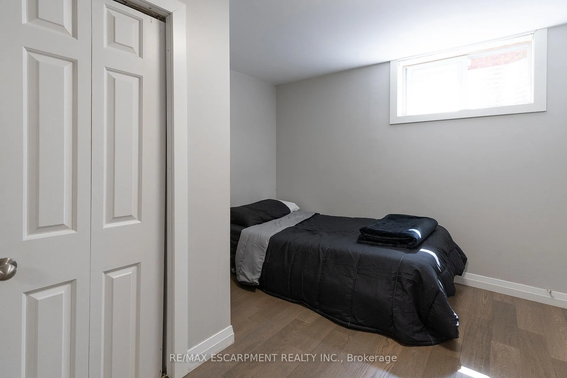 Photo 32 of 436 Goodram Drive, Burlington, Shoreacres — HOMEH