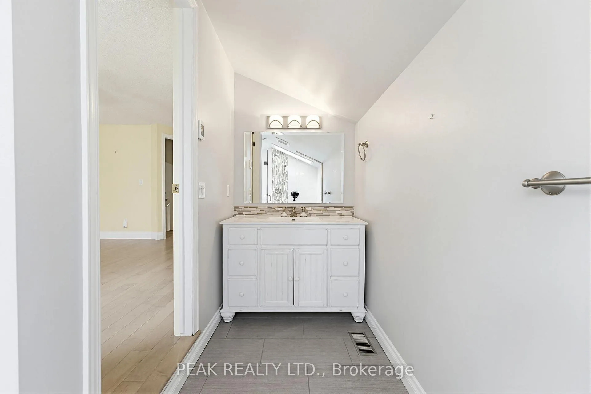 Photo 16 of 62 Kipling Avenue, Guelph, Willow West/Sugarbush/West Acres — HOMEH