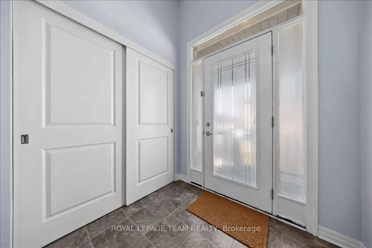 Photo 3 of 333 Tulum Crescent, Ottawa, Kanata - Emerald Meadows/Trailwest — HOMEH