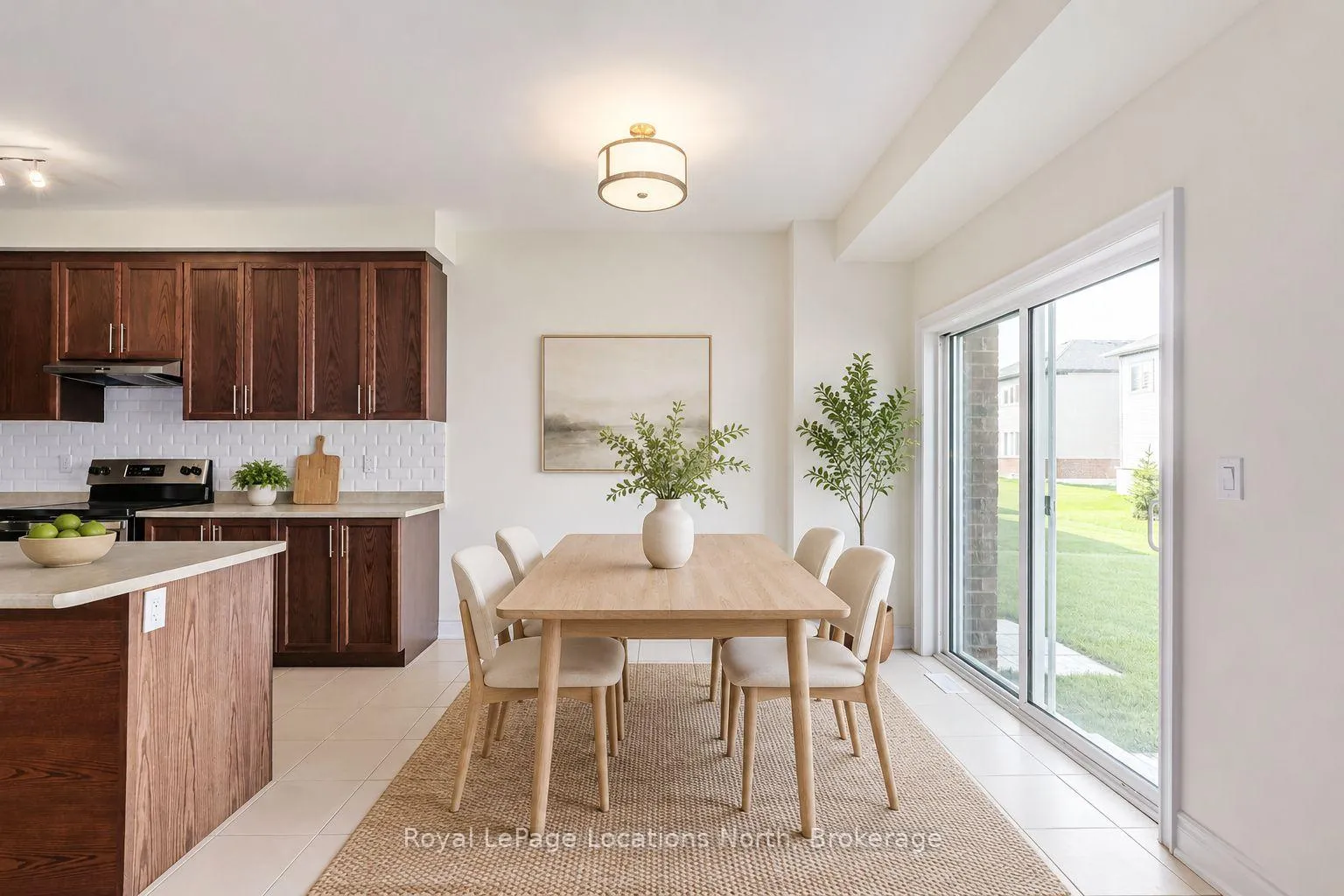 Photo 9 of 24 Lisa Street, Wasaga Beach — HOMEH