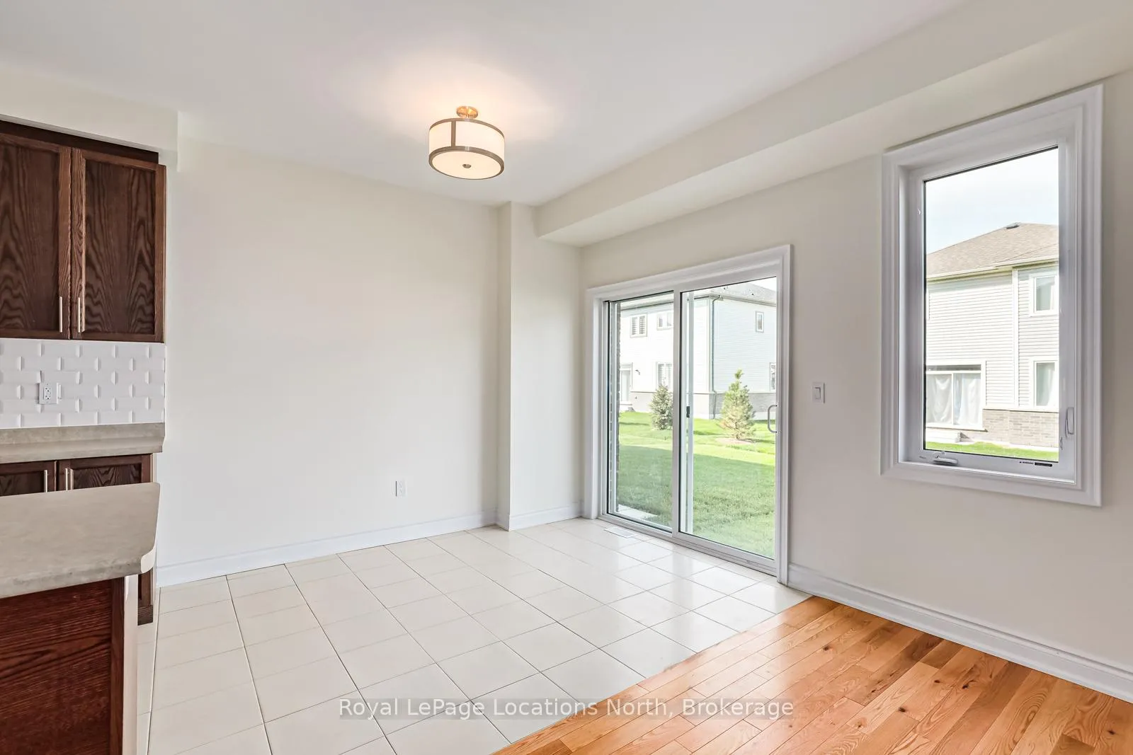 Photo 11 of 24 Lisa Street, Wasaga Beach — HOMEH