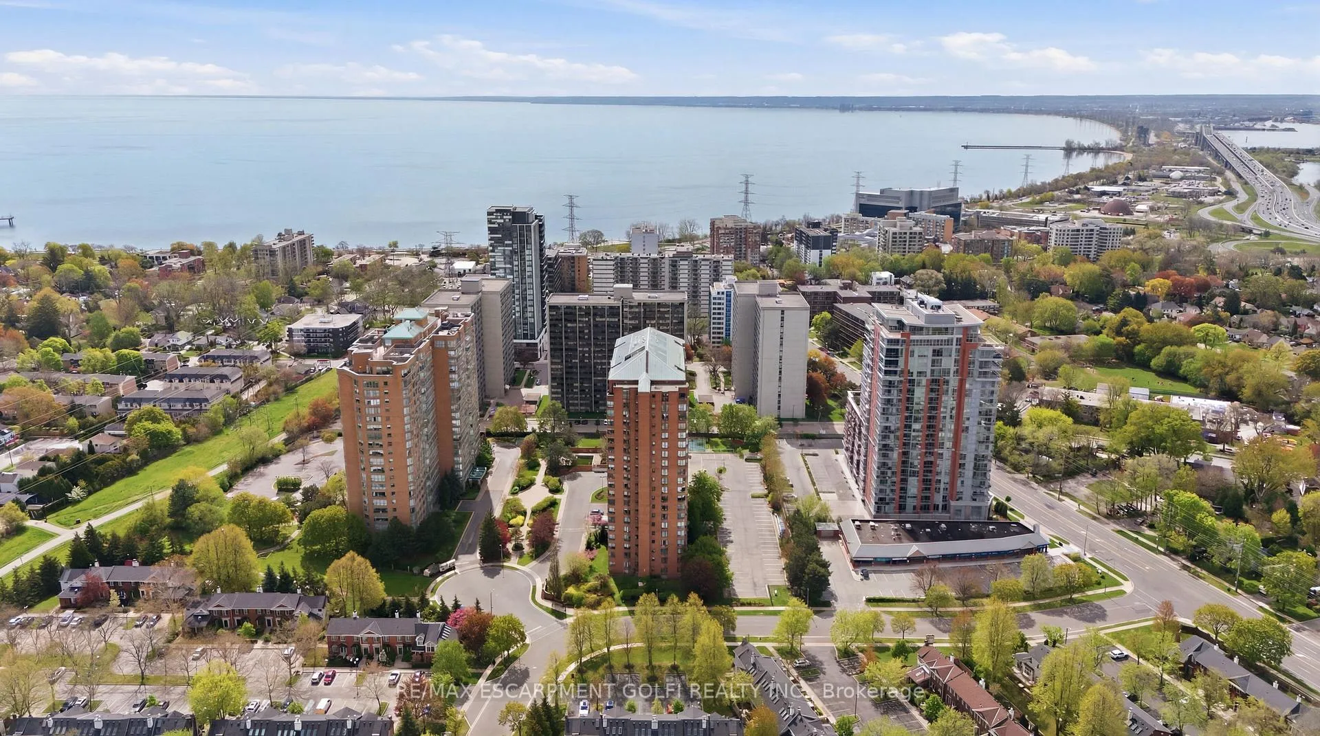 Photo 3 of Unit 208, 1270 Maple Crossing Boulevard, Burlington, Brant — HOMEH