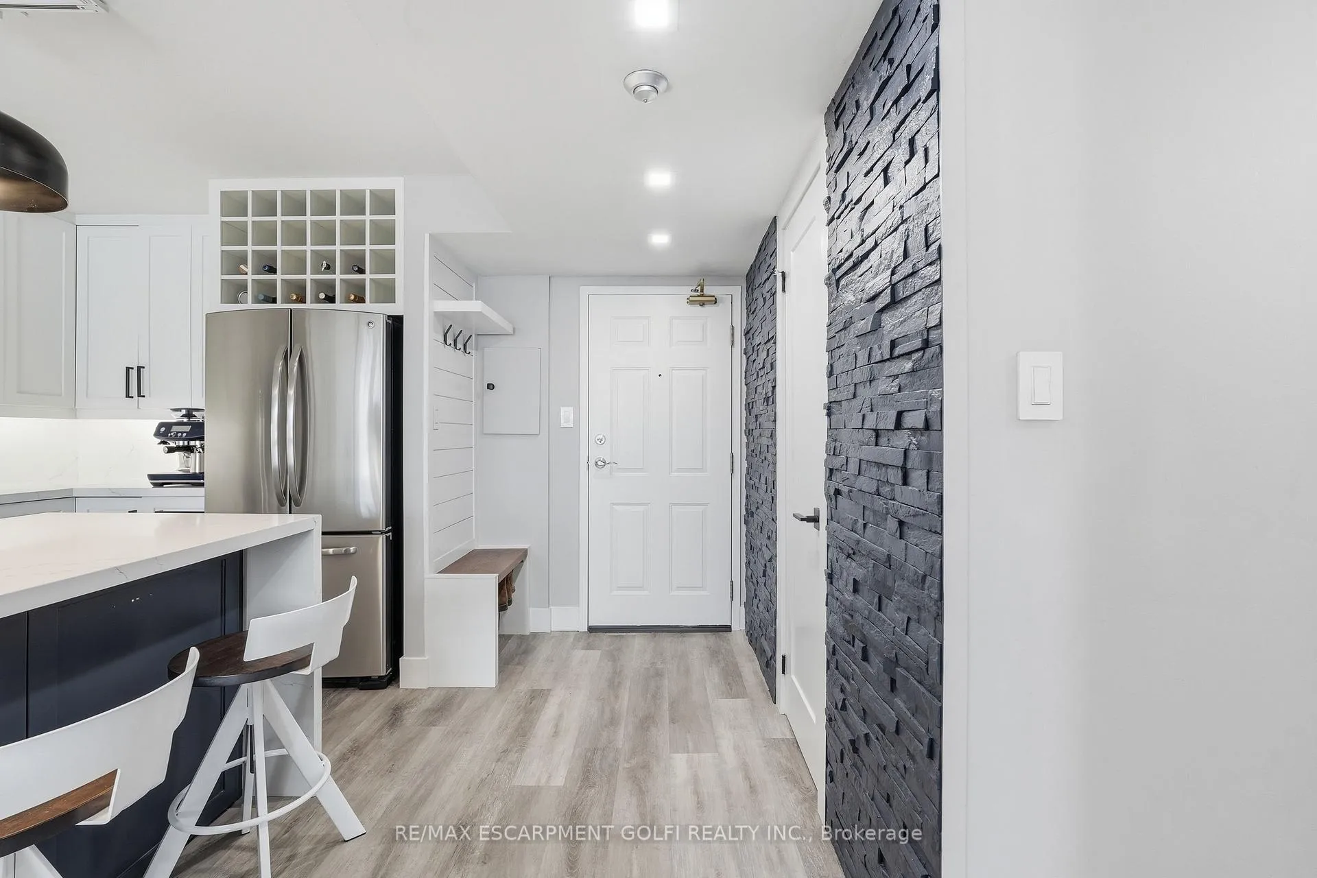 Photo 5 of Unit 208, 1270 Maple Crossing Boulevard, Burlington, Brant — HOMEH