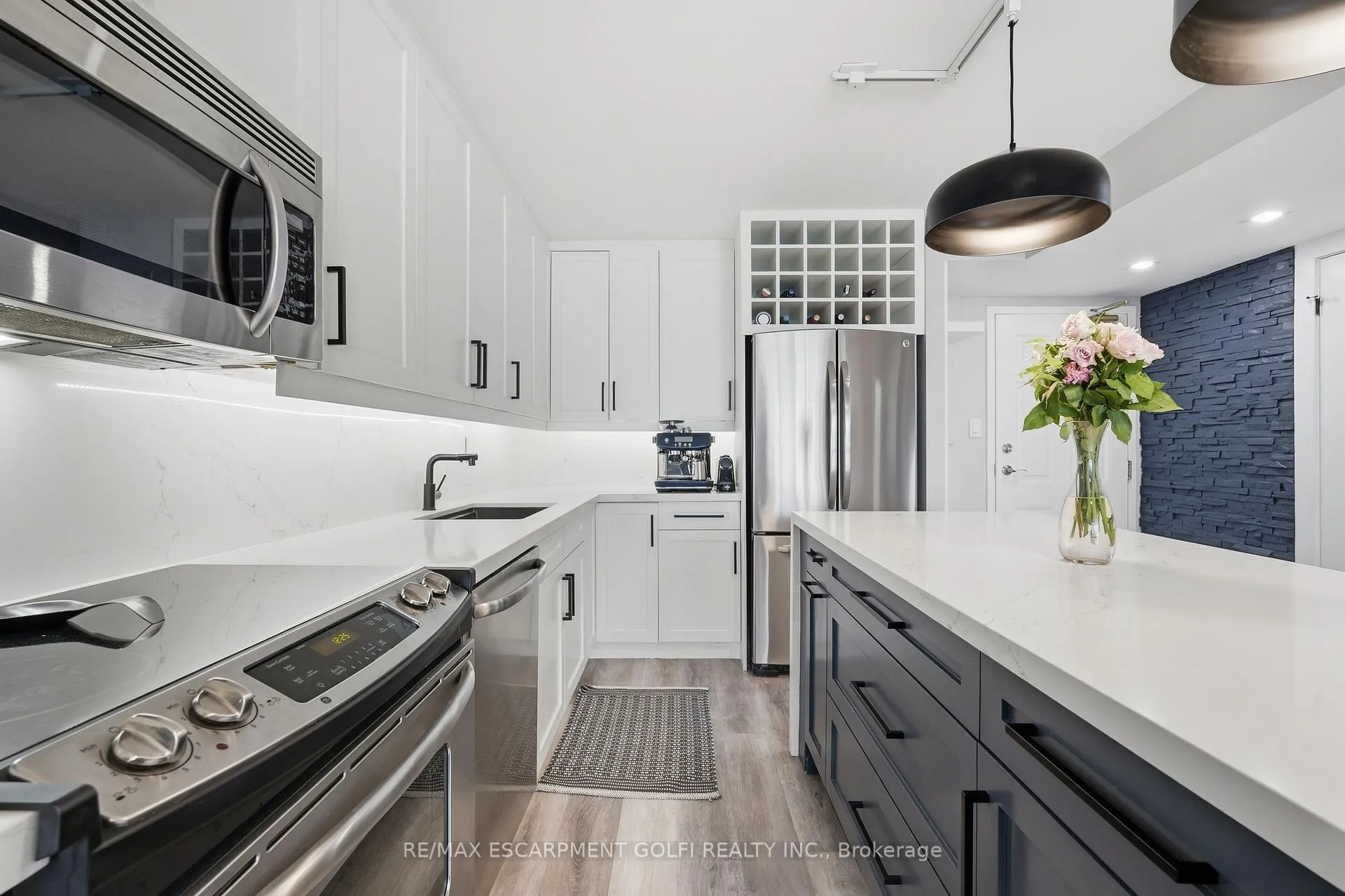 Photo 7 of Unit 208, 1270 Maple Crossing Boulevard, Burlington, Brant — HOMEH