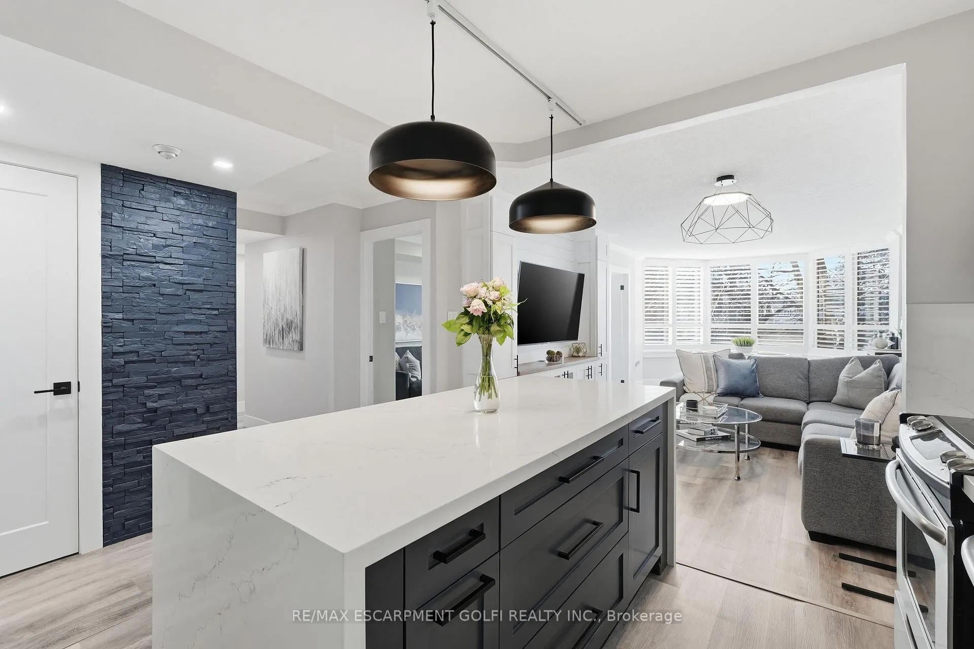 Photo 9 of Unit 208, 1270 Maple Crossing Boulevard, Burlington, Brant — HOMEH