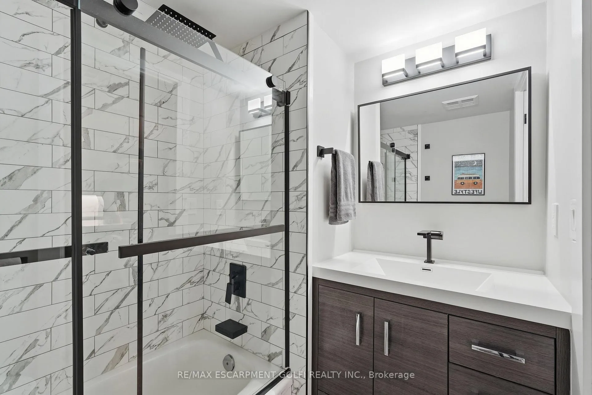 Photo 15 of Unit 208, 1270 Maple Crossing Boulevard, Burlington, Brant — HOMEH