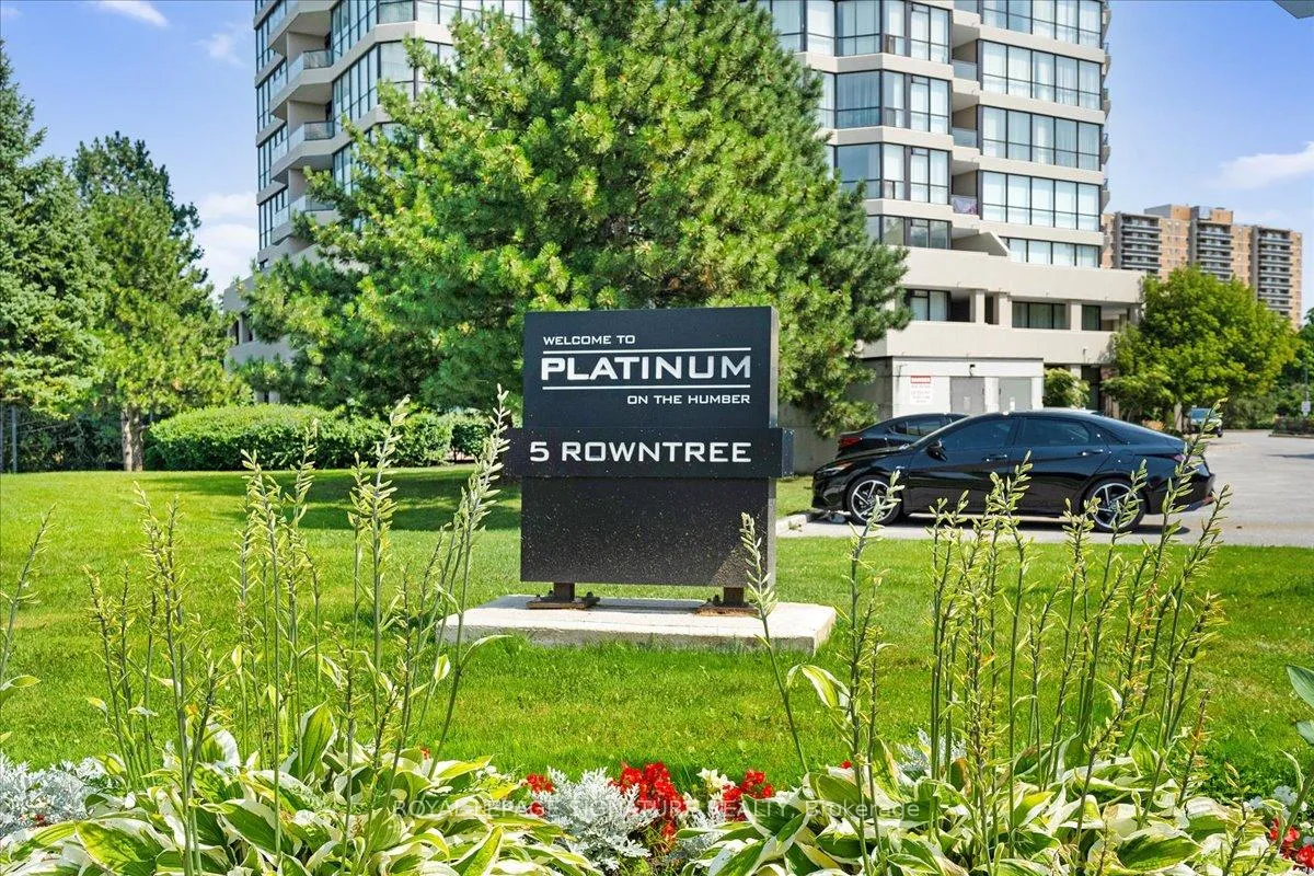 Photo 2 of Unit 1006, 5 Rowntree Road, Etobicoke, Mount Olive-Silverstone-Jamestown — HOMEH