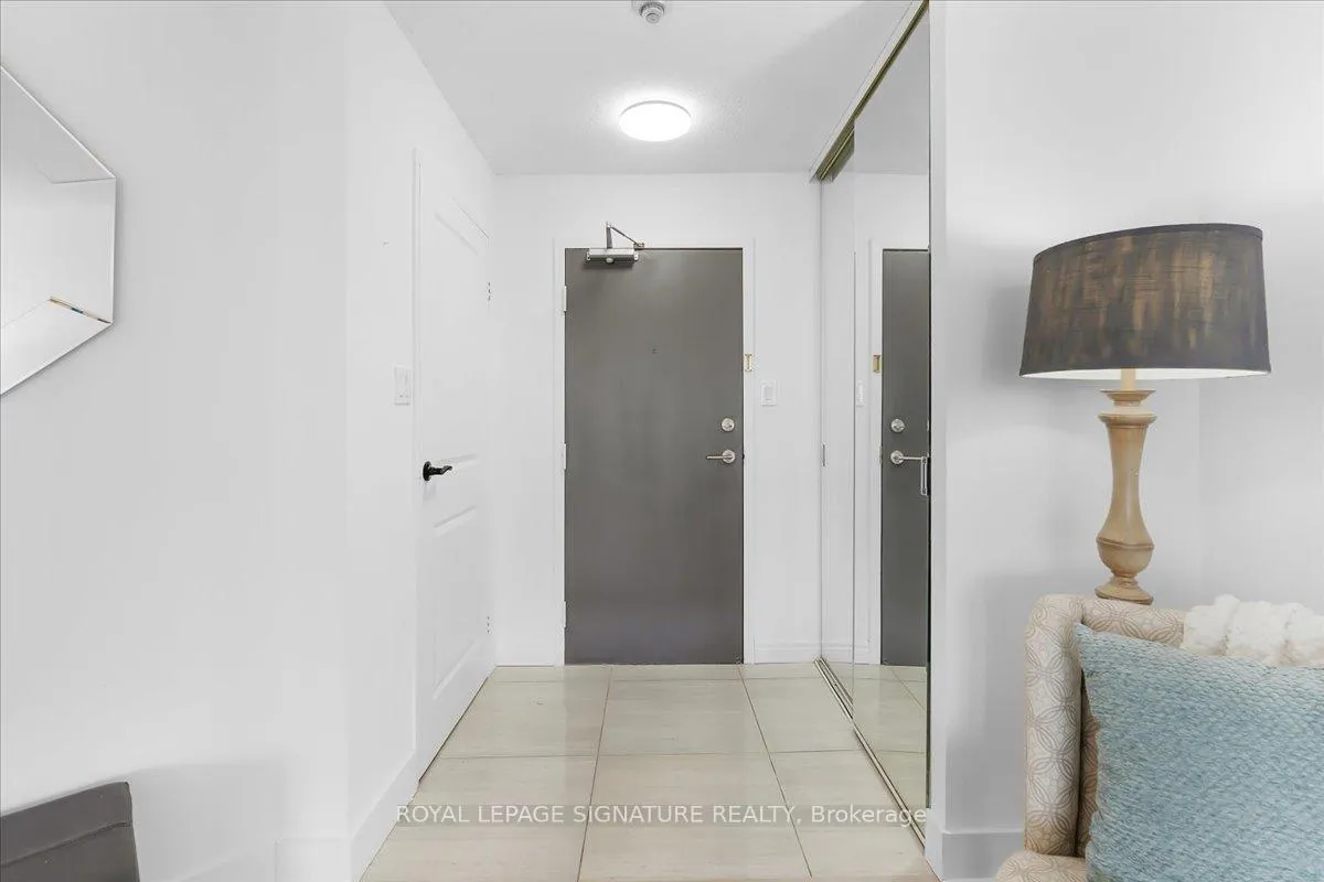 Photo 4 of Unit 1006, 5 Rowntree Road, Etobicoke, Mount Olive-Silverstone-Jamestown — HOMEH