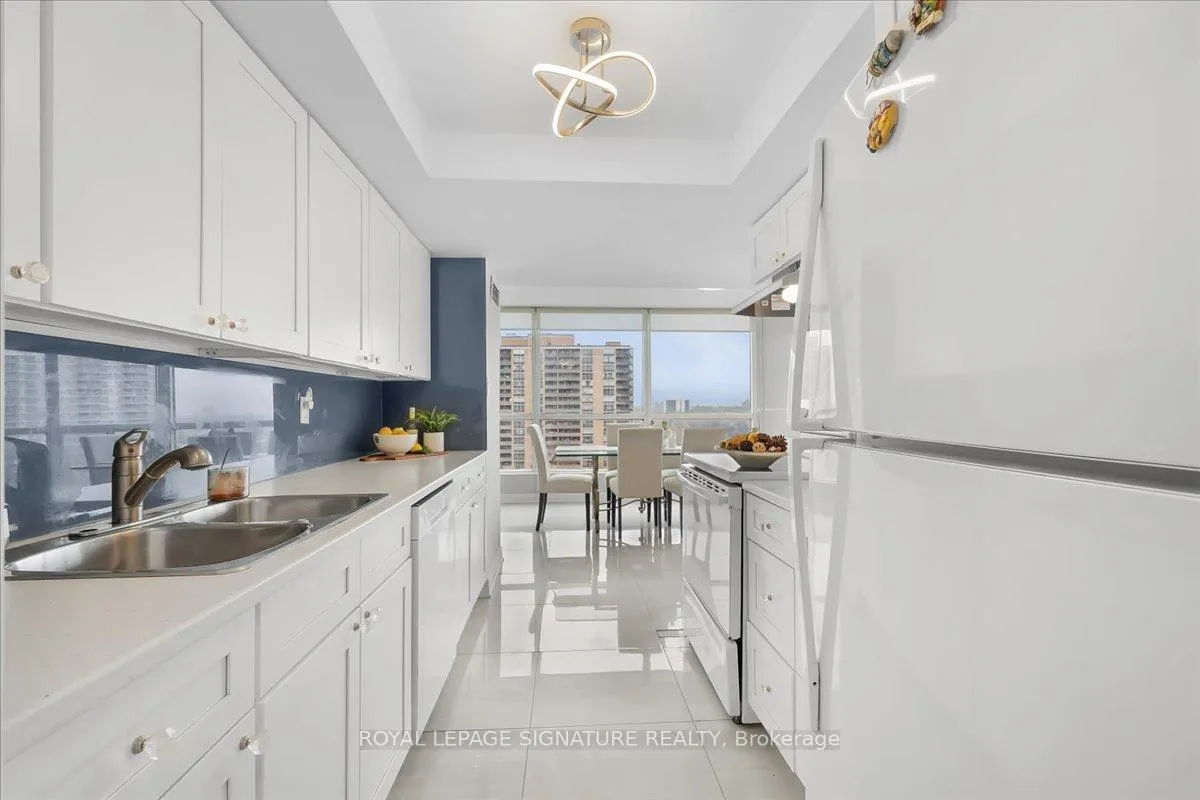 Photo 11 of Unit 1006, 5 Rowntree Road, Etobicoke, Mount Olive-Silverstone-Jamestown — HOMEH