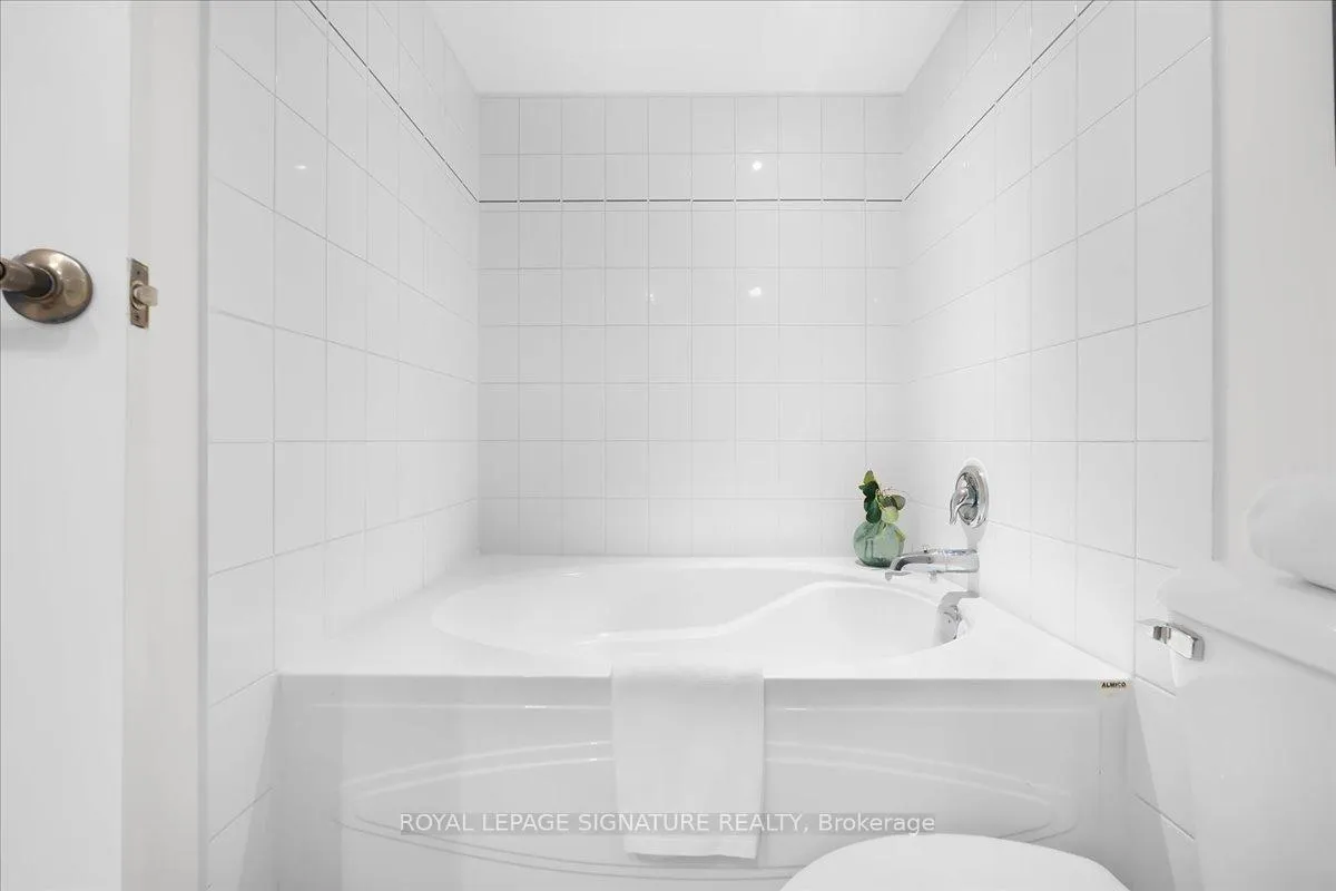 Photo 19 of Unit 1006, 5 Rowntree Road, Etobicoke, Mount Olive-Silverstone-Jamestown — HOMEH