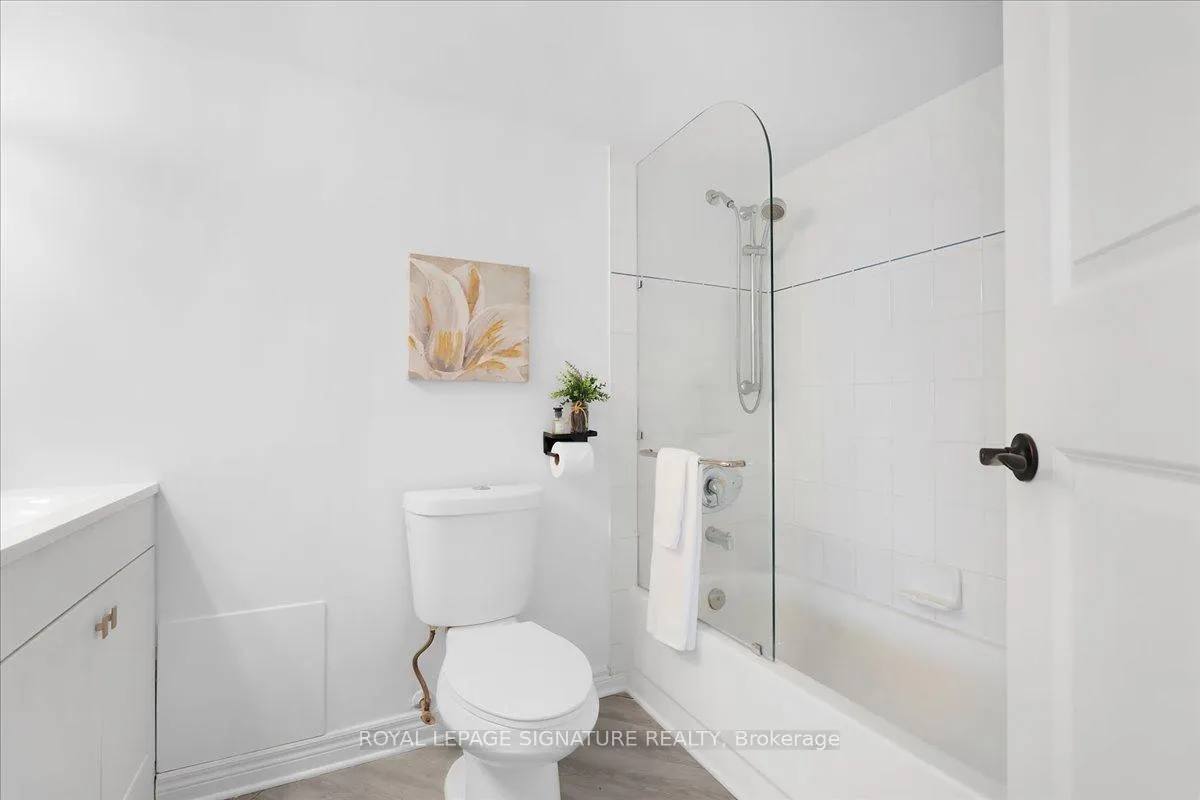 Photo 22 of Unit 1006, 5 Rowntree Road, Etobicoke, Mount Olive-Silverstone-Jamestown — HOMEH