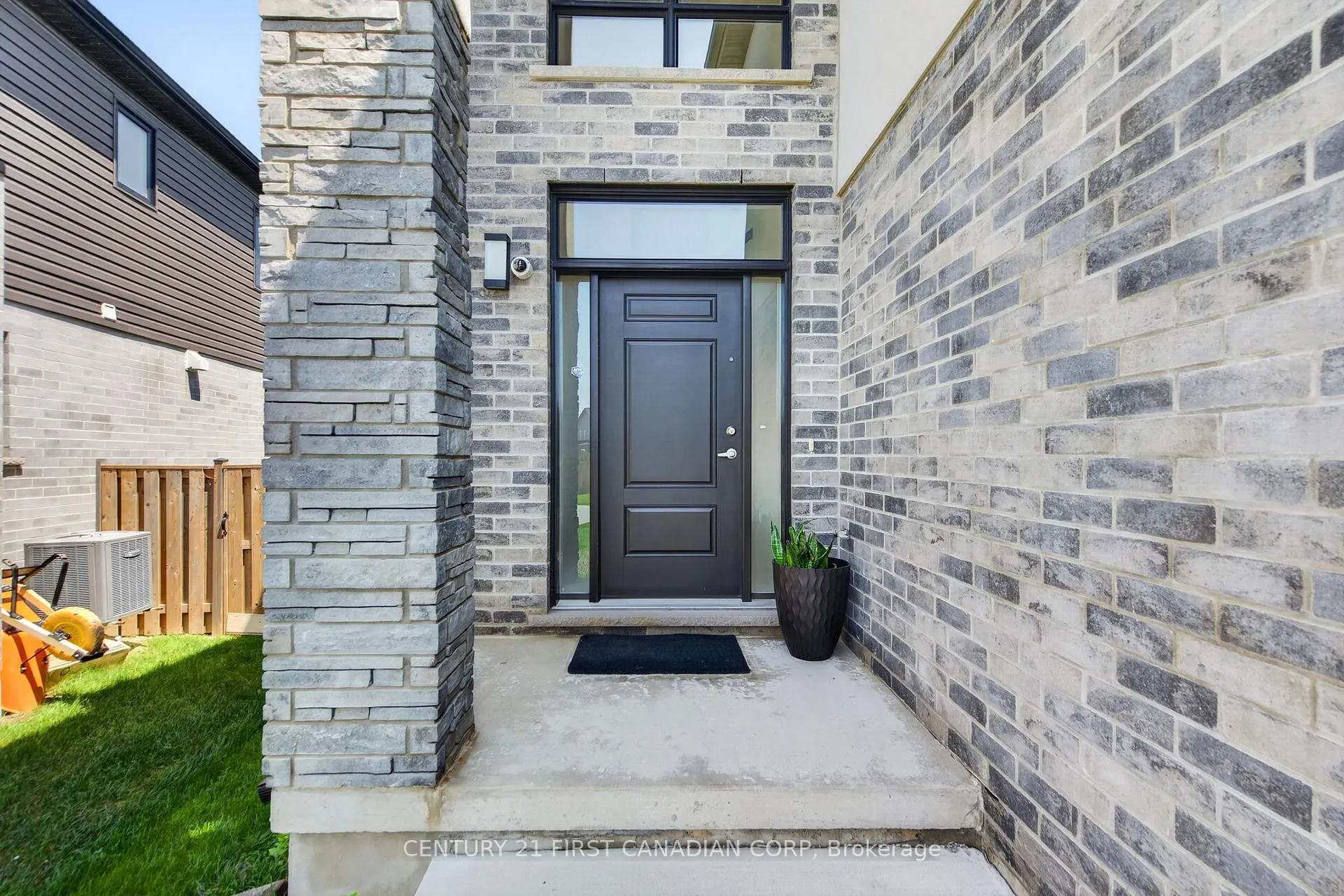 Photo 3 of 1322 Red Pine Crossing, London, North S — HOMEH