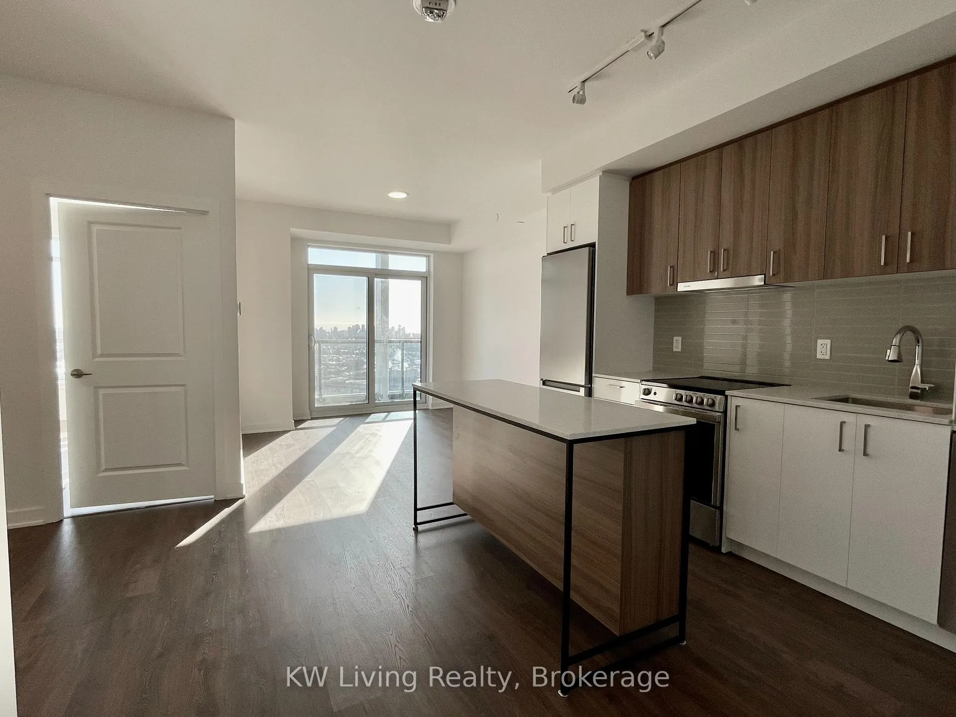 Photo 2 of Unit 2111A, 30 Upper Mall Way, Vaughan, Brownridge — HOMEH