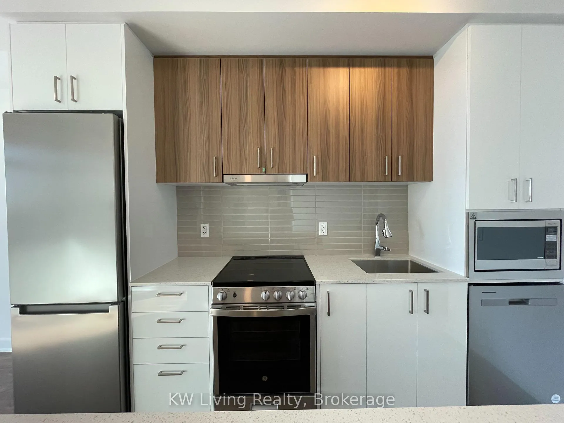 Photo 6 of Unit 2111A, 30 Upper Mall Way, Vaughan, Brownridge — HOMEH