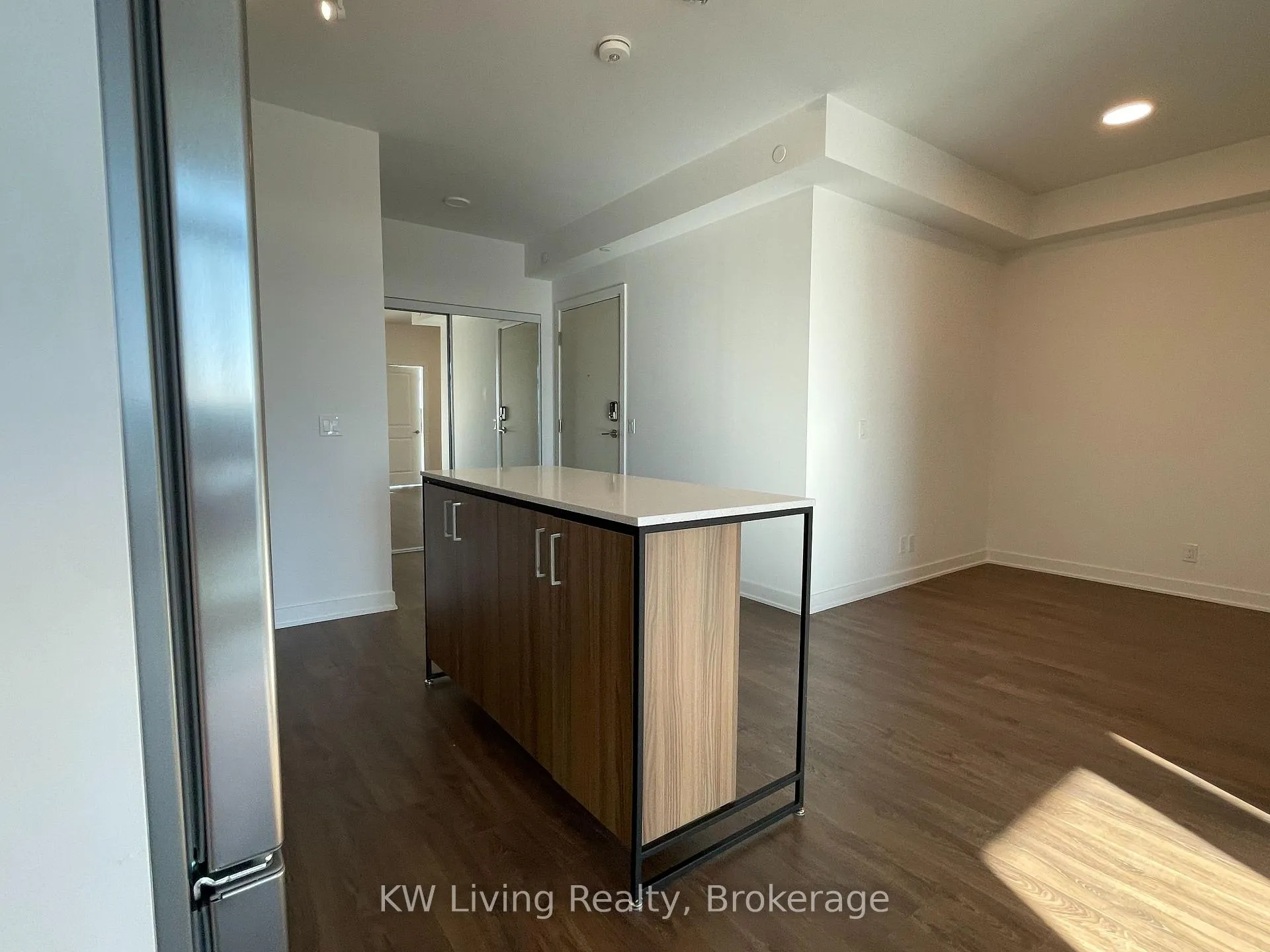 Photo 13 of Unit 2111A, 30 Upper Mall Way, Vaughan, Brownridge — HOMEH