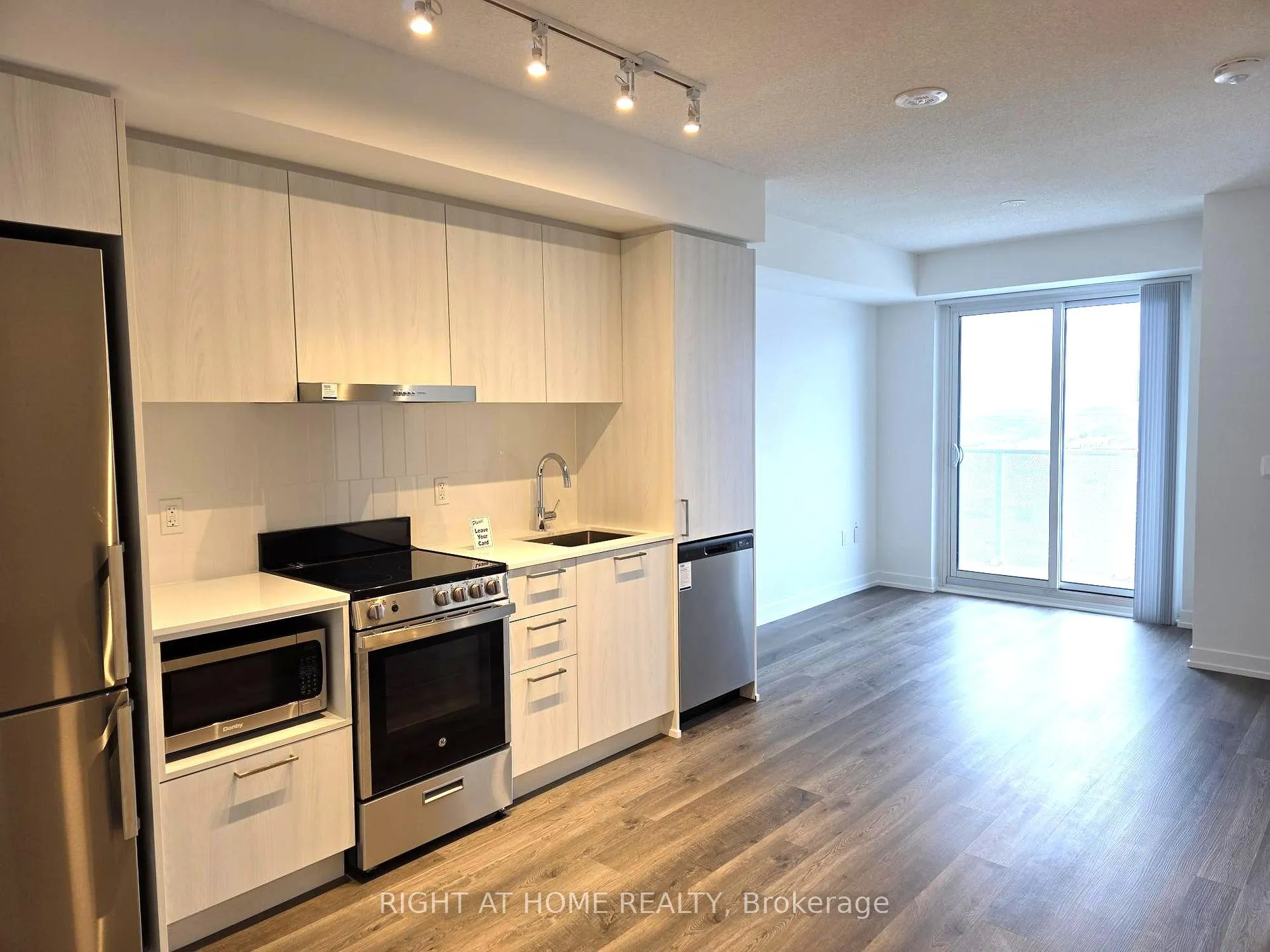 Photo 2 of Unit 3310, 195 Commerce Street, Vaughan, Vaughan Corporate Centre — HOMEH