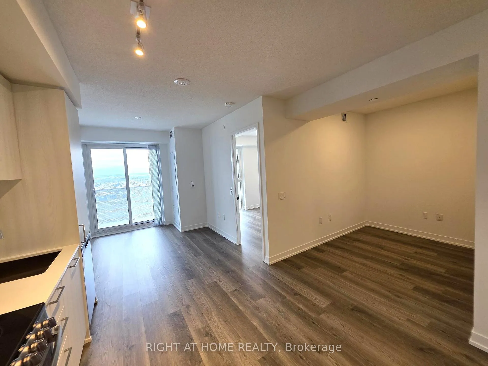Photo 3 of Unit 3310, 195 Commerce Street, Vaughan, Vaughan Corporate Centre — HOMEH