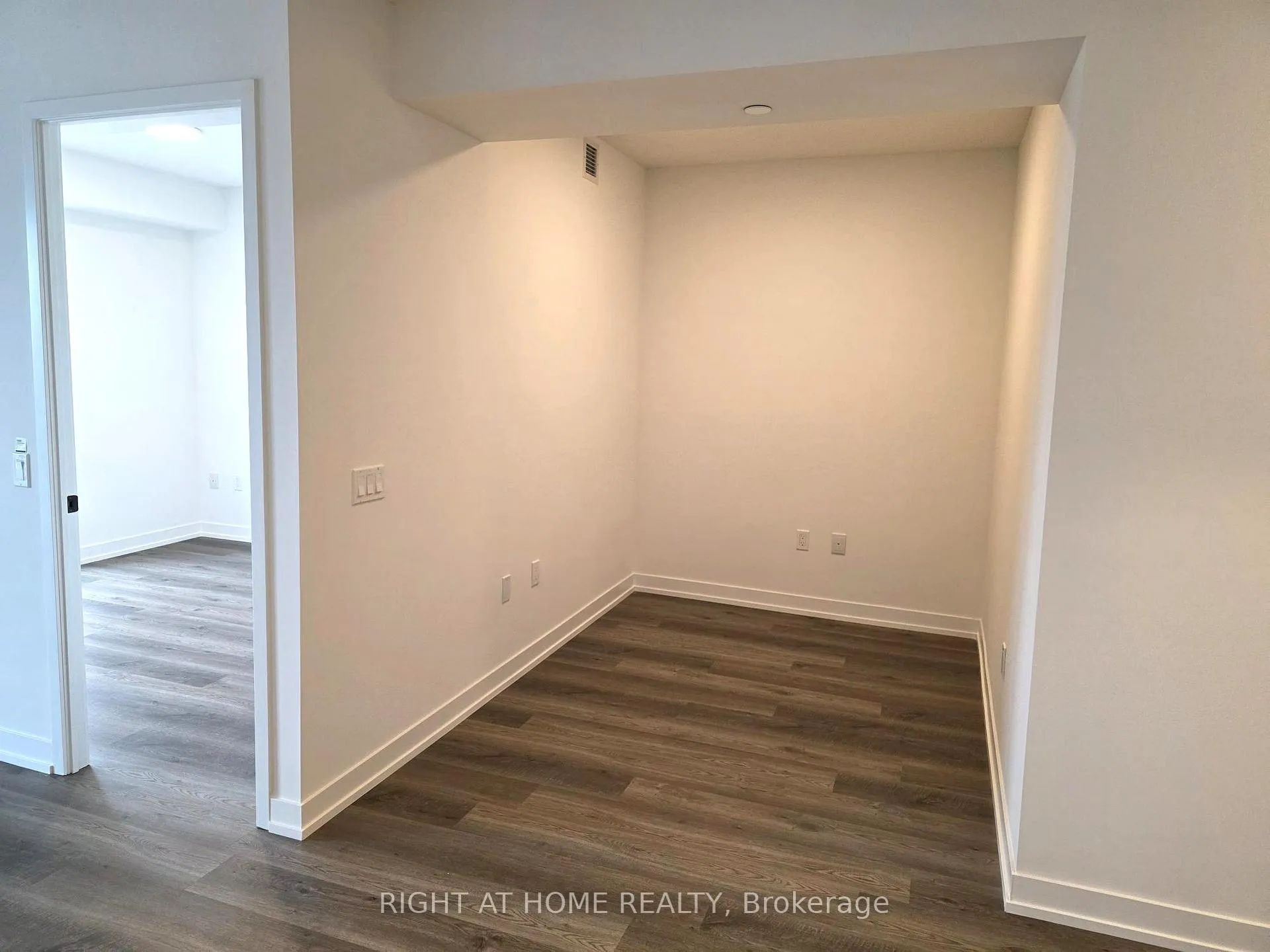 Photo 5 of Unit 3310, 195 Commerce Street, Vaughan, Vaughan Corporate Centre — HOMEH