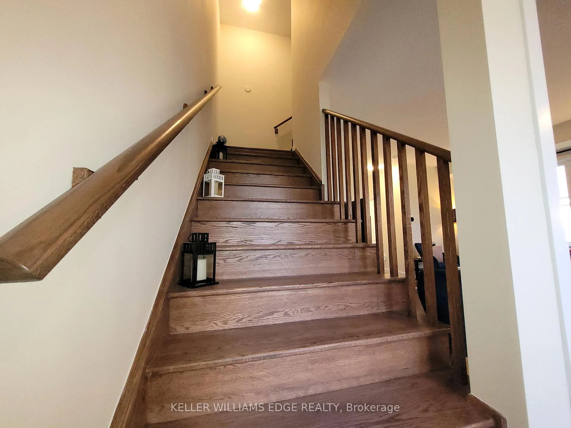 Photo 9 of 186 Lilac Circle, Haldimand — HOMEH