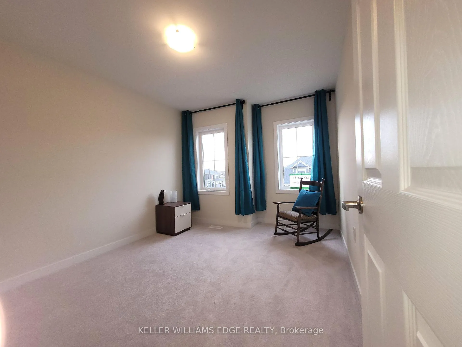 Photo 10 of 186 Lilac Circle, Haldimand — HOMEH