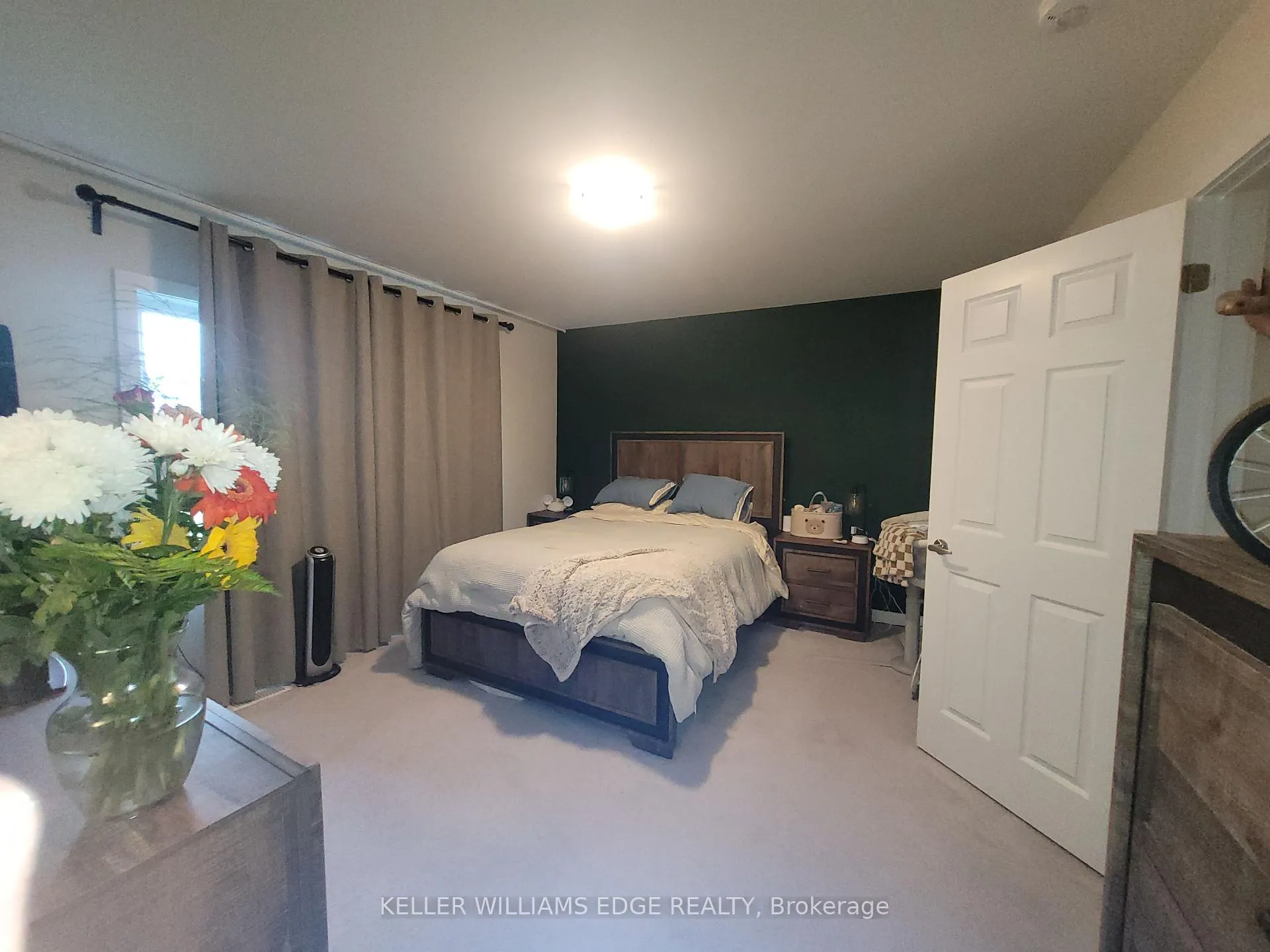 Photo 13 of 186 Lilac Circle, Haldimand — HOMEH