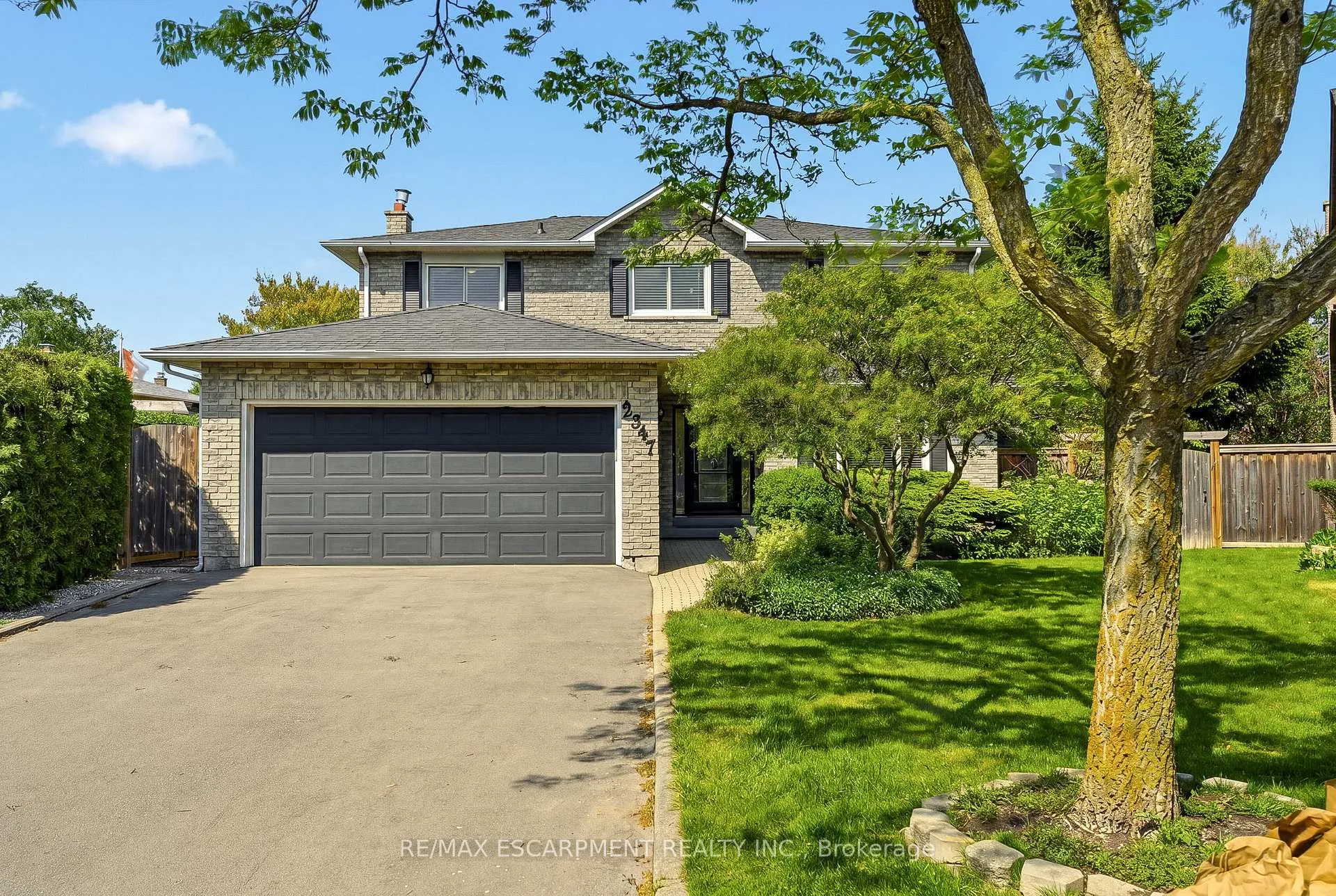 Front of 2347 Tweedsmuir Court