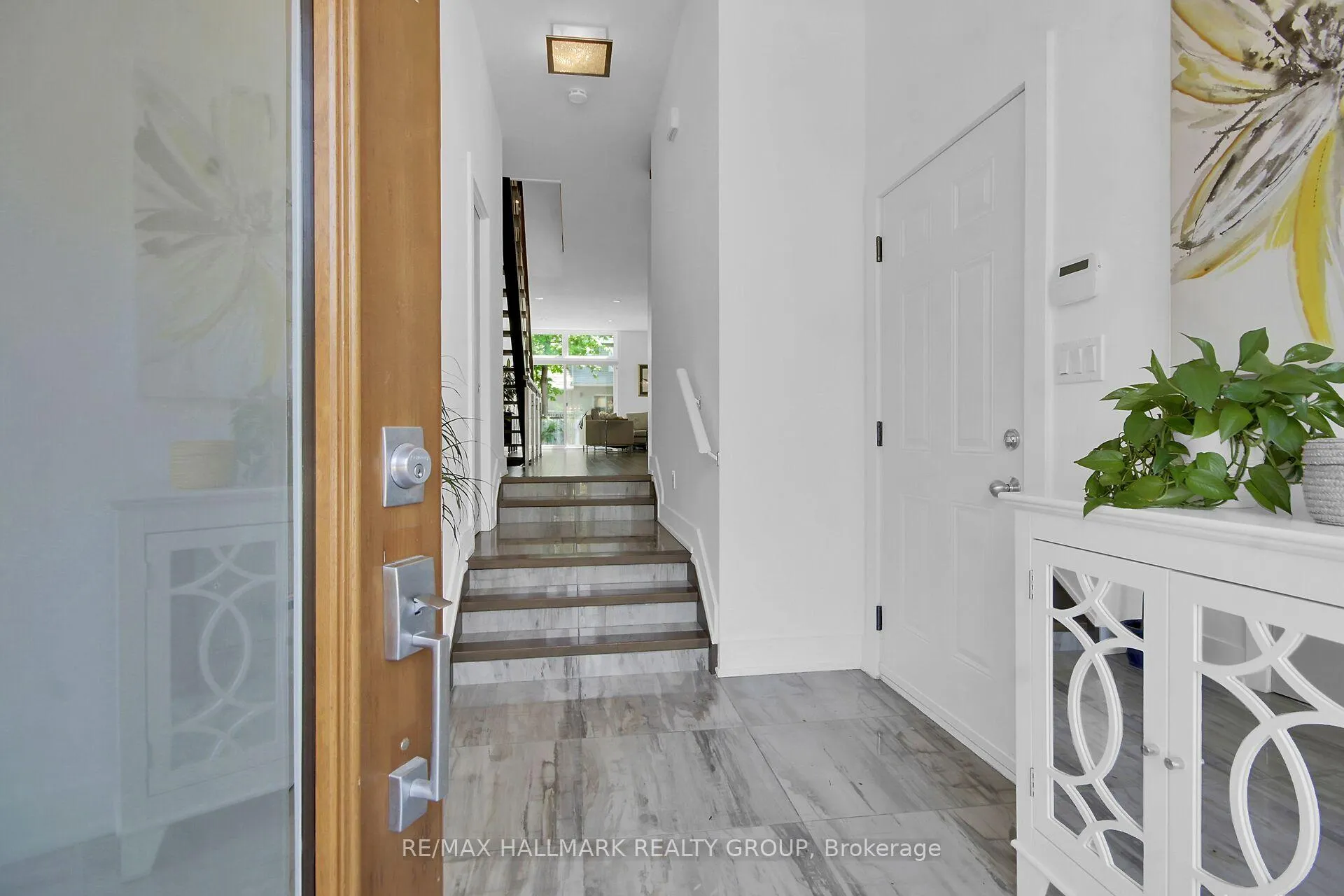 Photo 3 of 164 Geoffrey Street, Ottawa, Westboro/Hampton Park — HOMEH