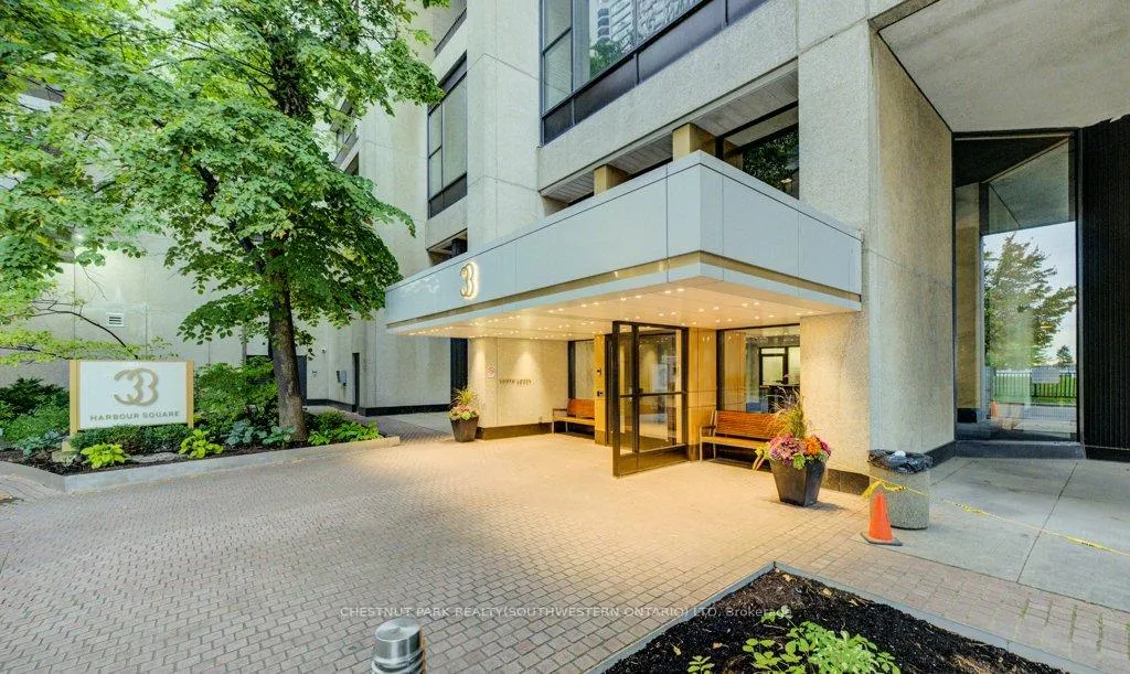 Photo 3 of Unit 2801, 33 Harbour Square, Toronto, Waterfront Communities — HOMEH