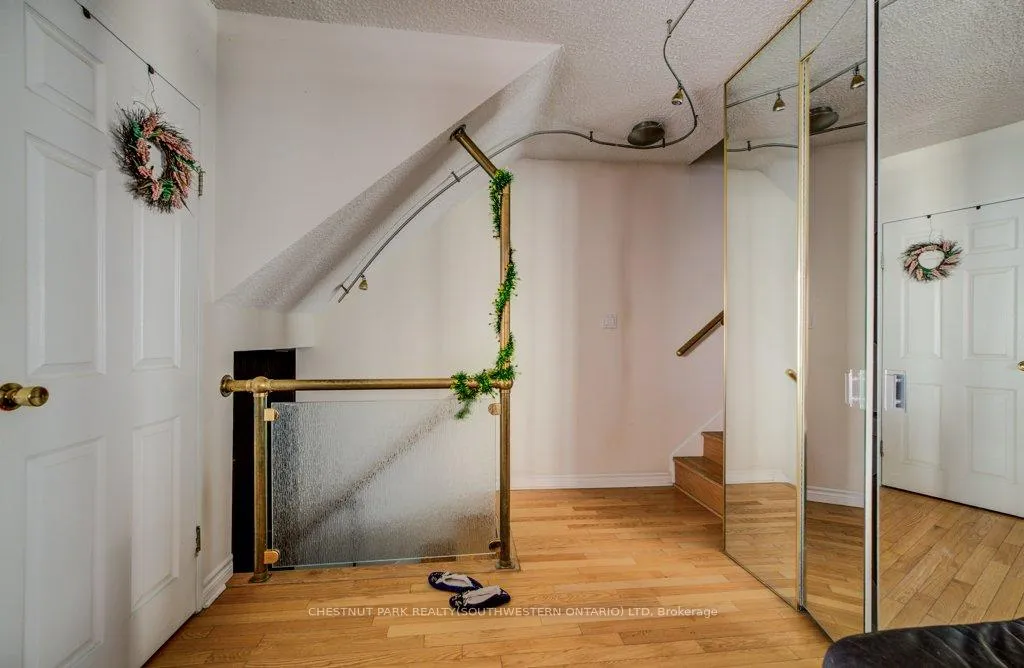 Photo 11 of Unit 2801, 33 Harbour Square, Toronto, Waterfront Communities — HOMEH