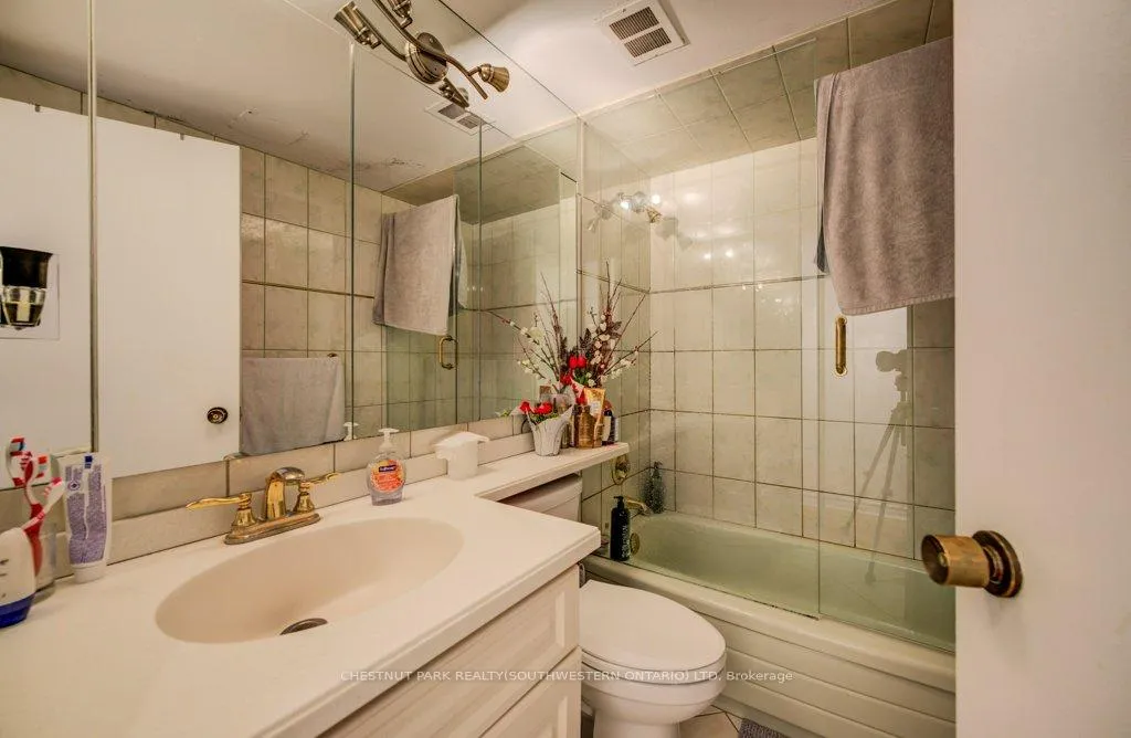 Photo 28 of Unit 2801, 33 Harbour Square, Toronto, Waterfront Communities — HOMEH
