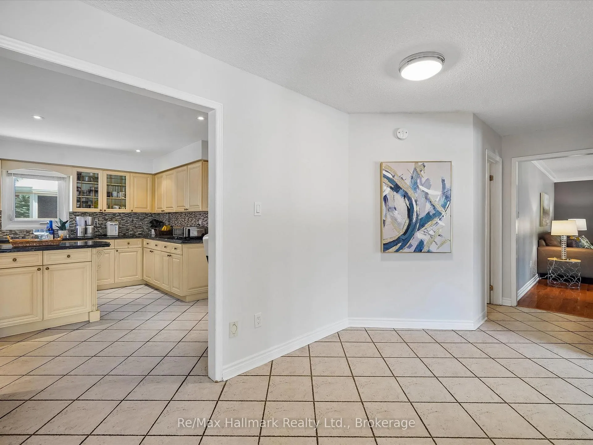 Photo 8 of 560 Chillingham Crescent, Oakville, Ford — HOMEH