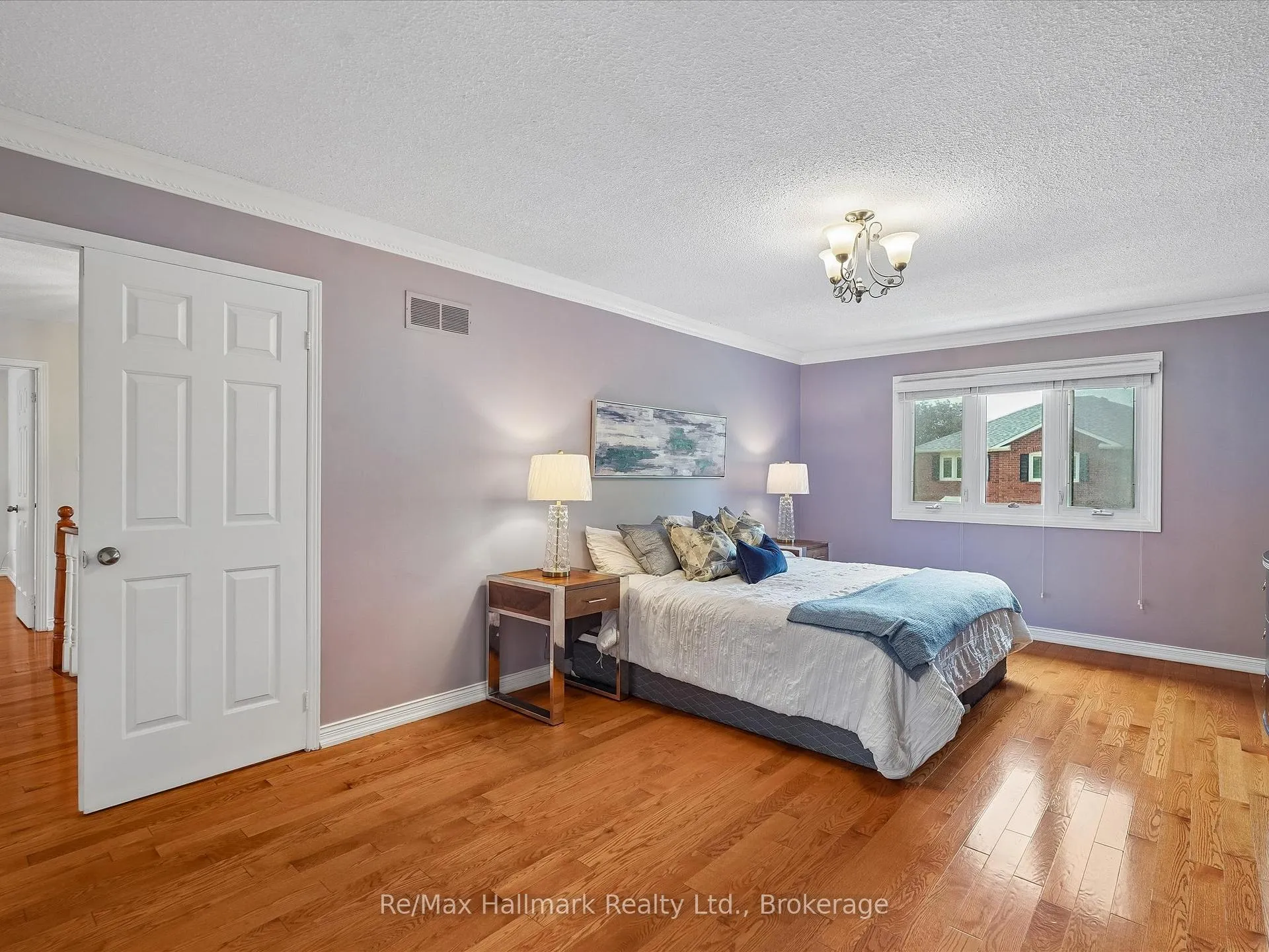 Photo 23 of 560 Chillingham Crescent, Oakville, Ford — HOMEH