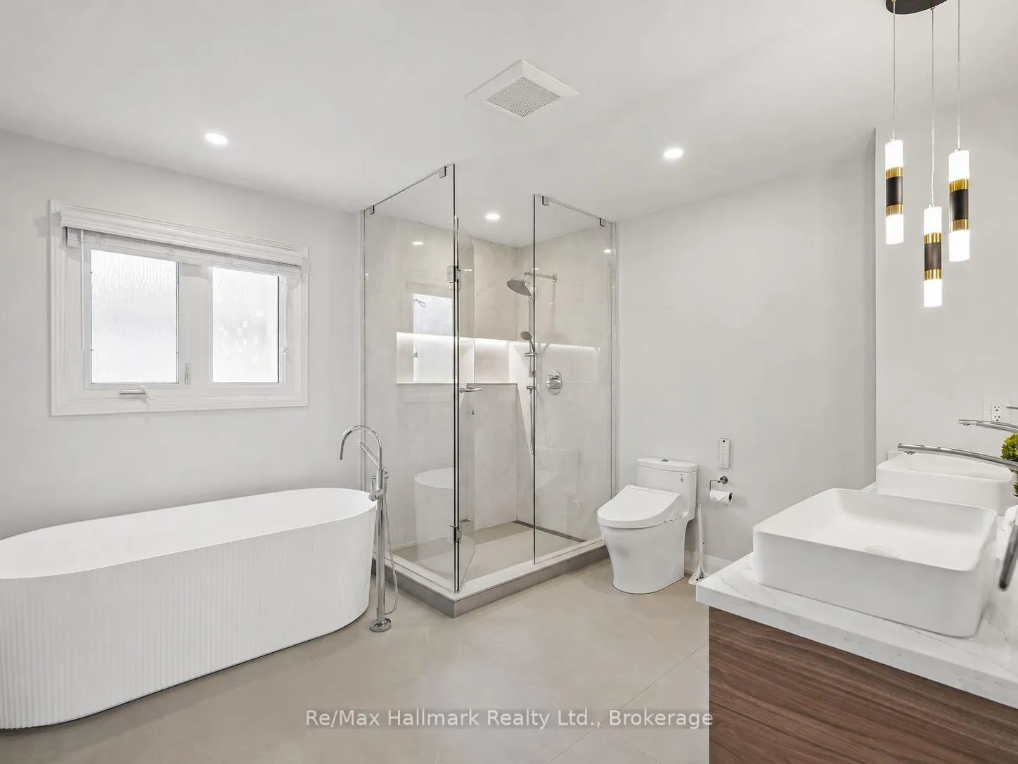 Photo 25 of 560 Chillingham Crescent, Oakville, Ford — HOMEH