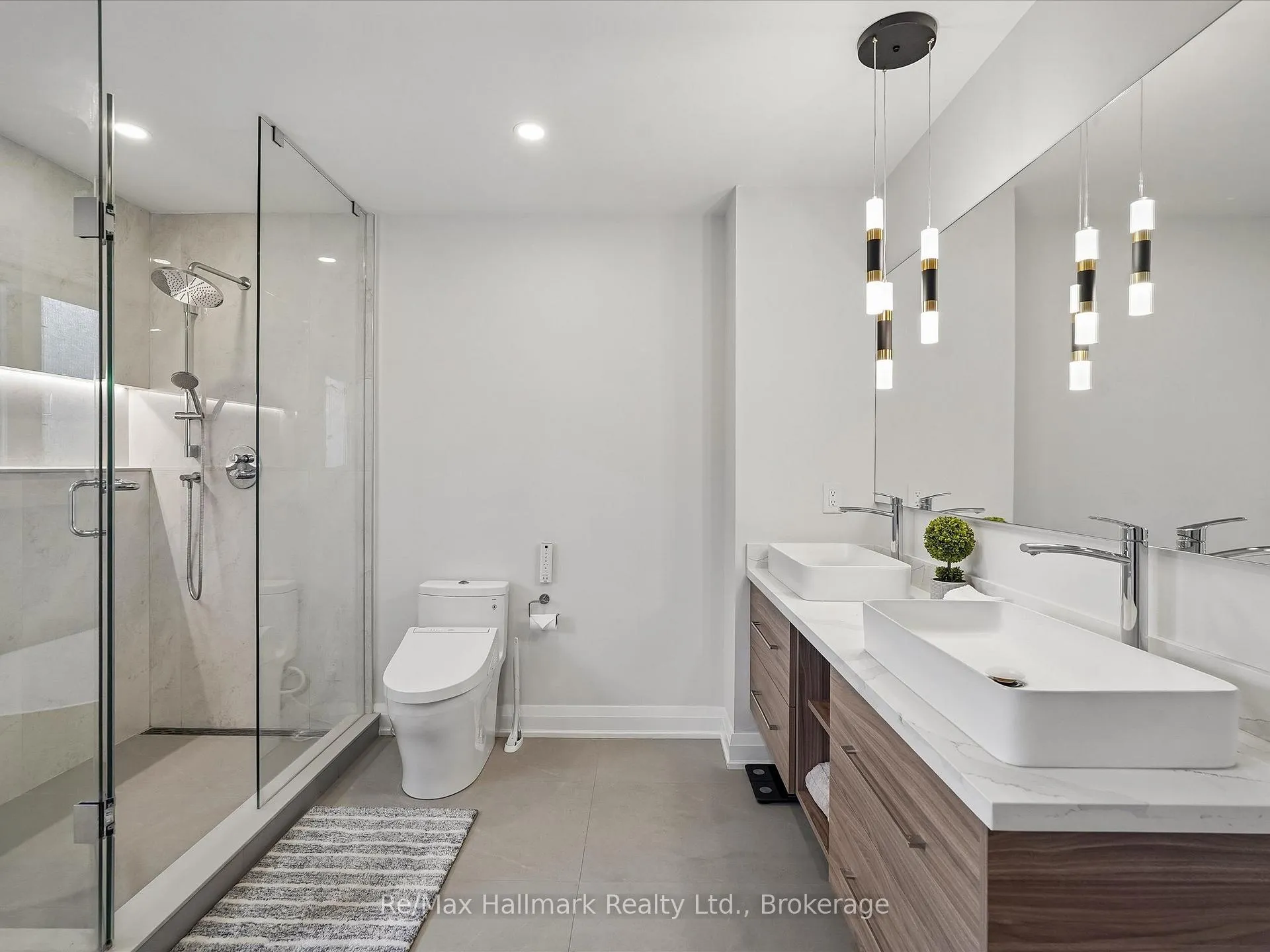 Photo 26 of 560 Chillingham Crescent, Oakville, Ford — HOMEH