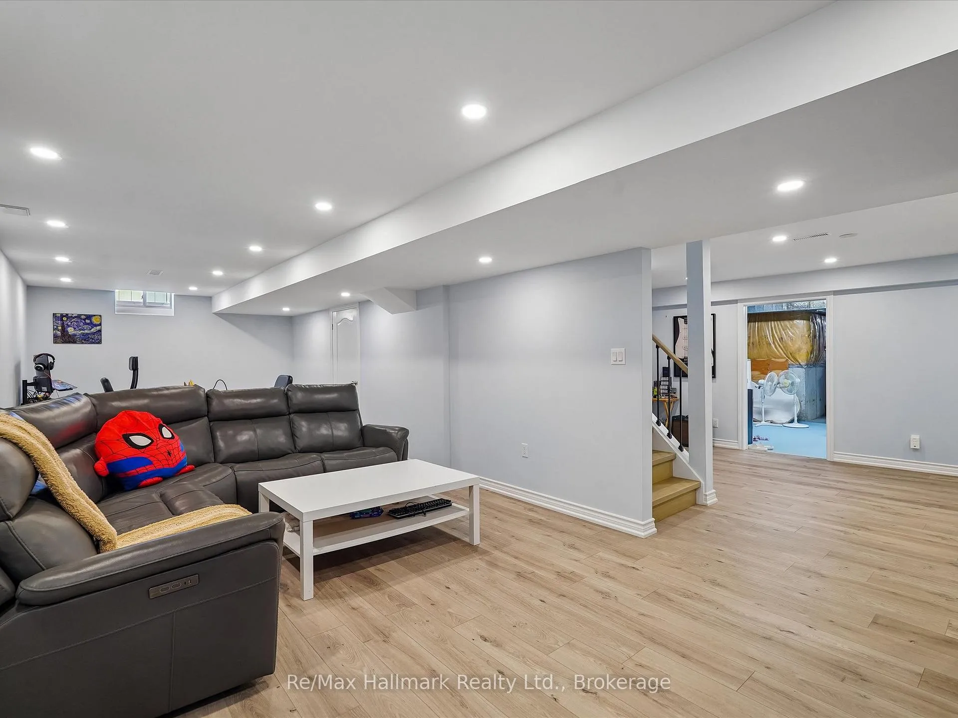 Photo 34 of 560 Chillingham Crescent, Oakville, Ford — HOMEH